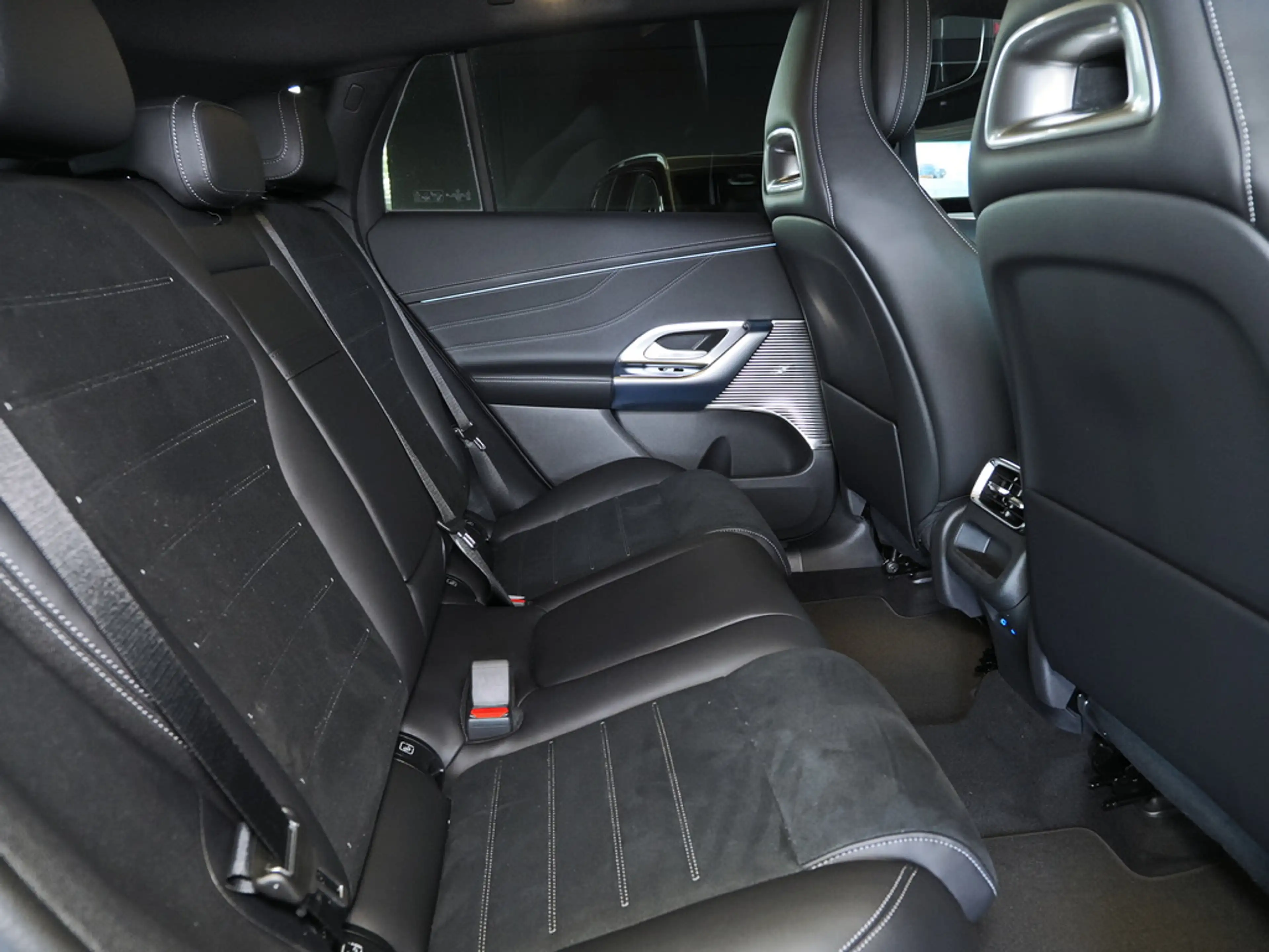 Mercedes-Benz GLC 400 4M EQ AMG PREM. AHK SKYCONTROL DIG-LIGHT — photo 12