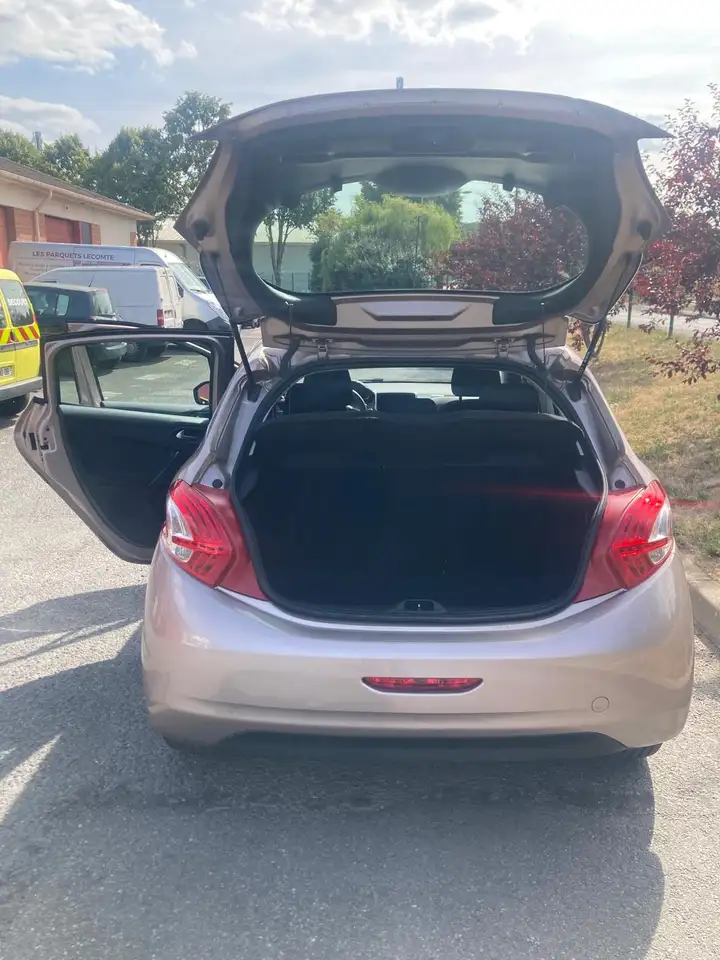 Peugeot 208 208 — photo 6