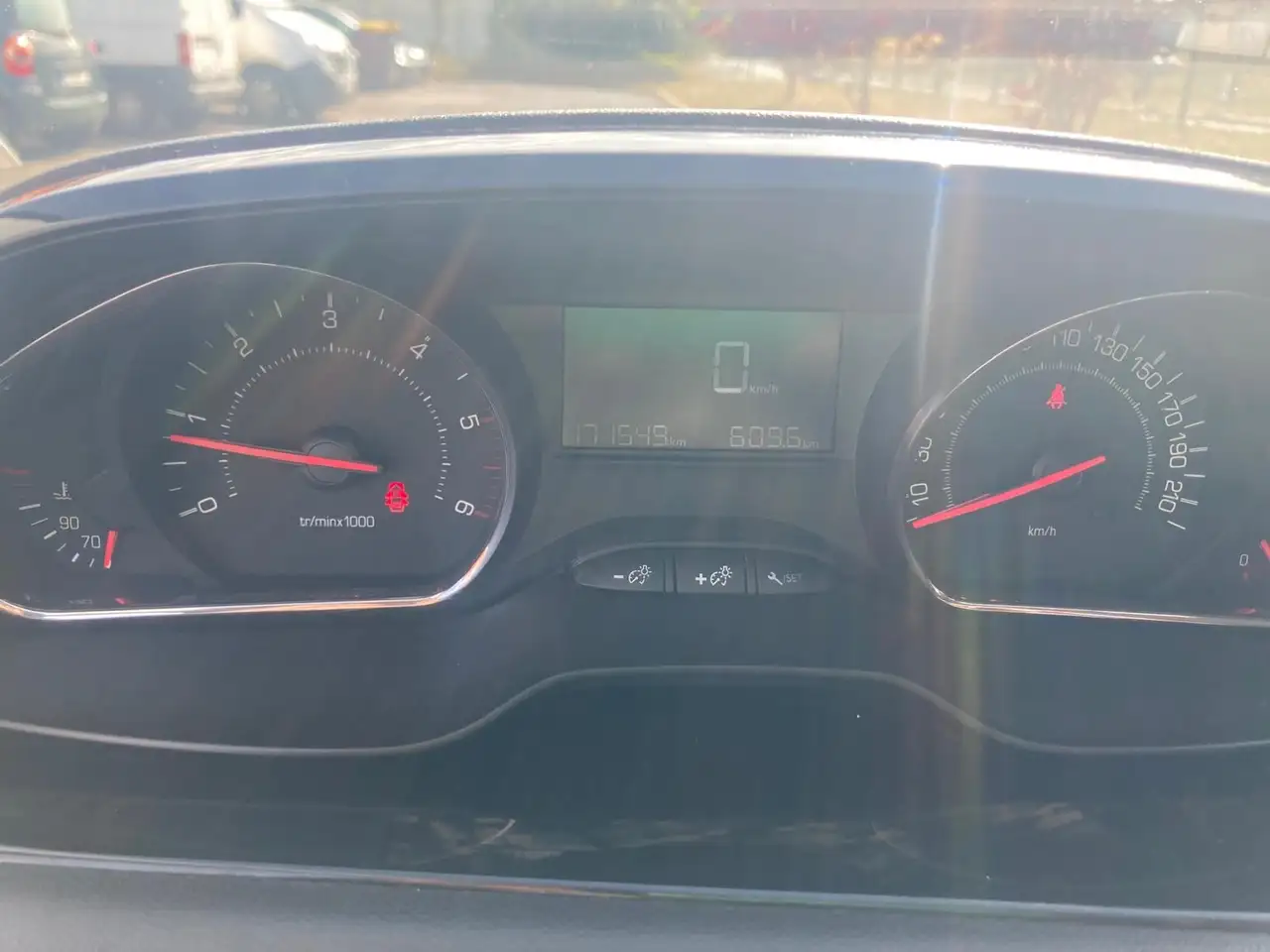 Peugeot 208 208 — photo 8