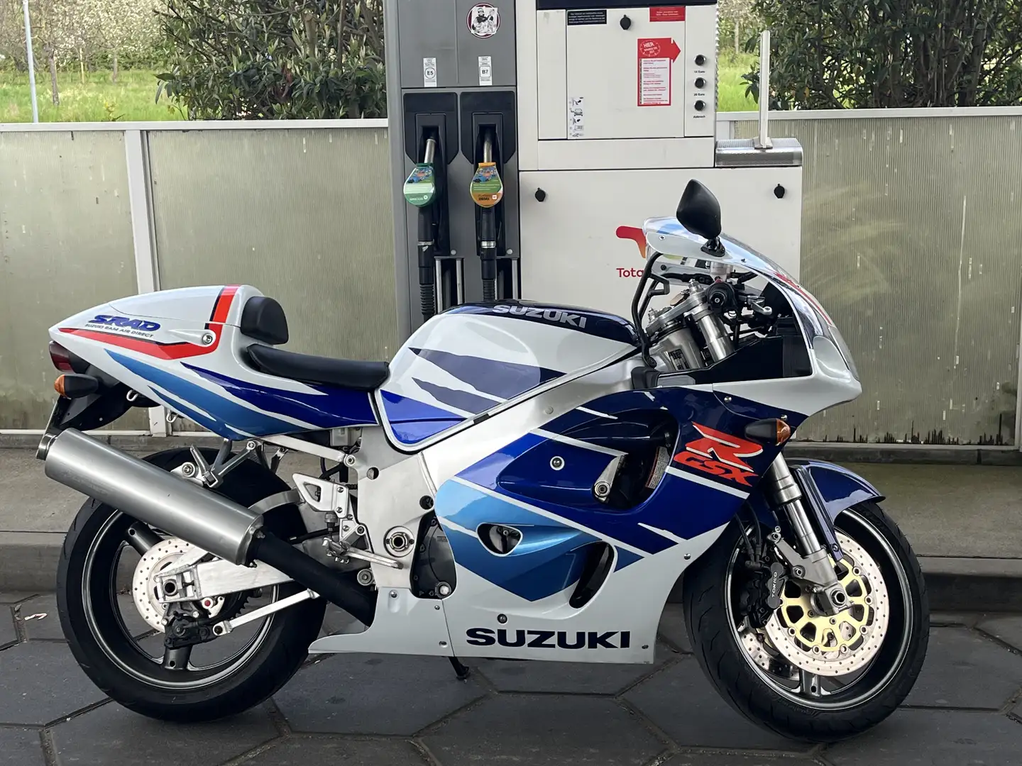 Suzuki GSX-R 750 SRAD restauriert Alb - 2