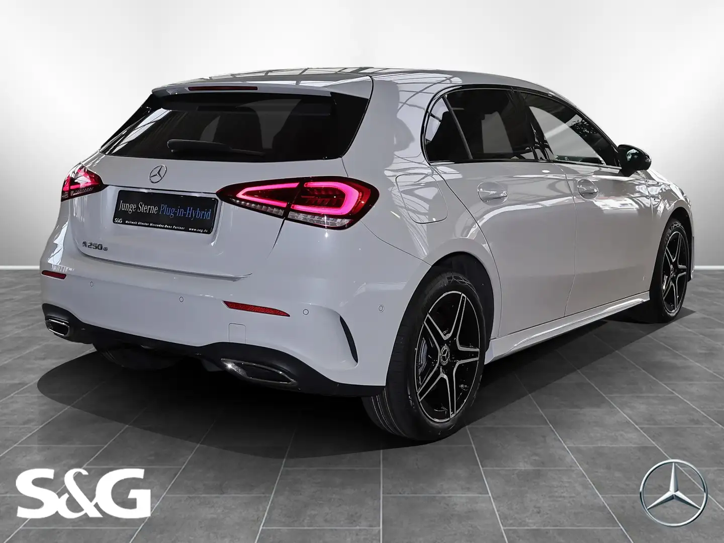 Mercedes-Benz A 250 e AMG AHK+PANORAMA+TOTWINKEL+MEMORY+360° Blanc - 2