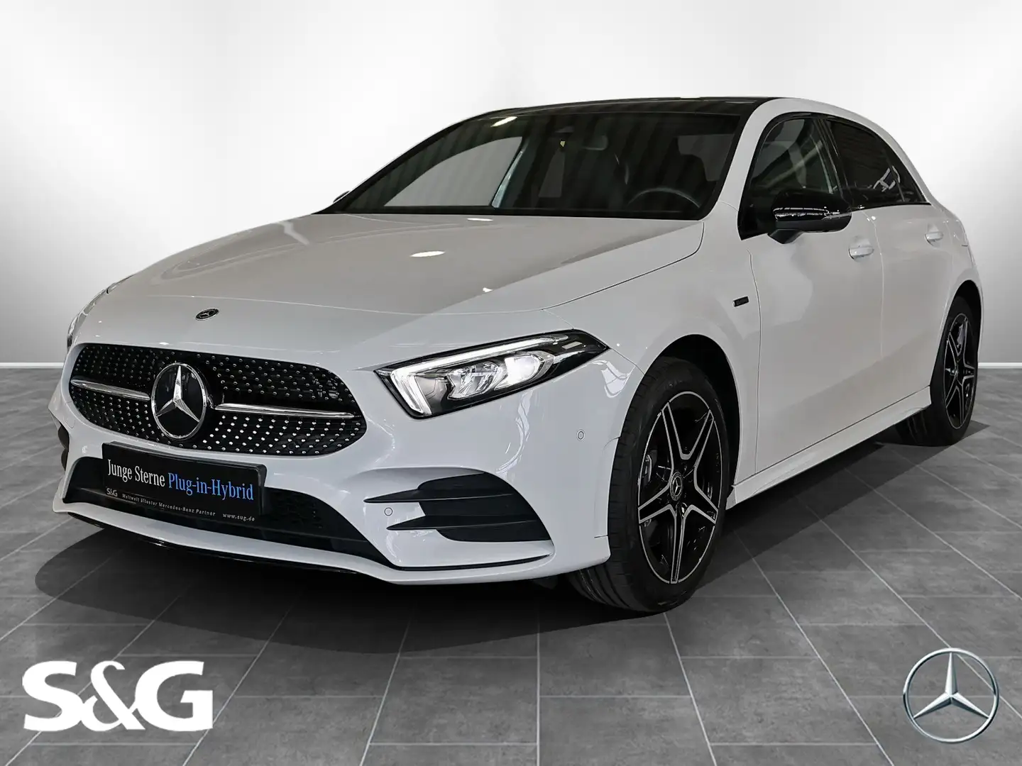 Mercedes-Benz A 250 e AMG AHK+PANORAMA+TOTWINKEL+MEMORY+360° Blanc - 1