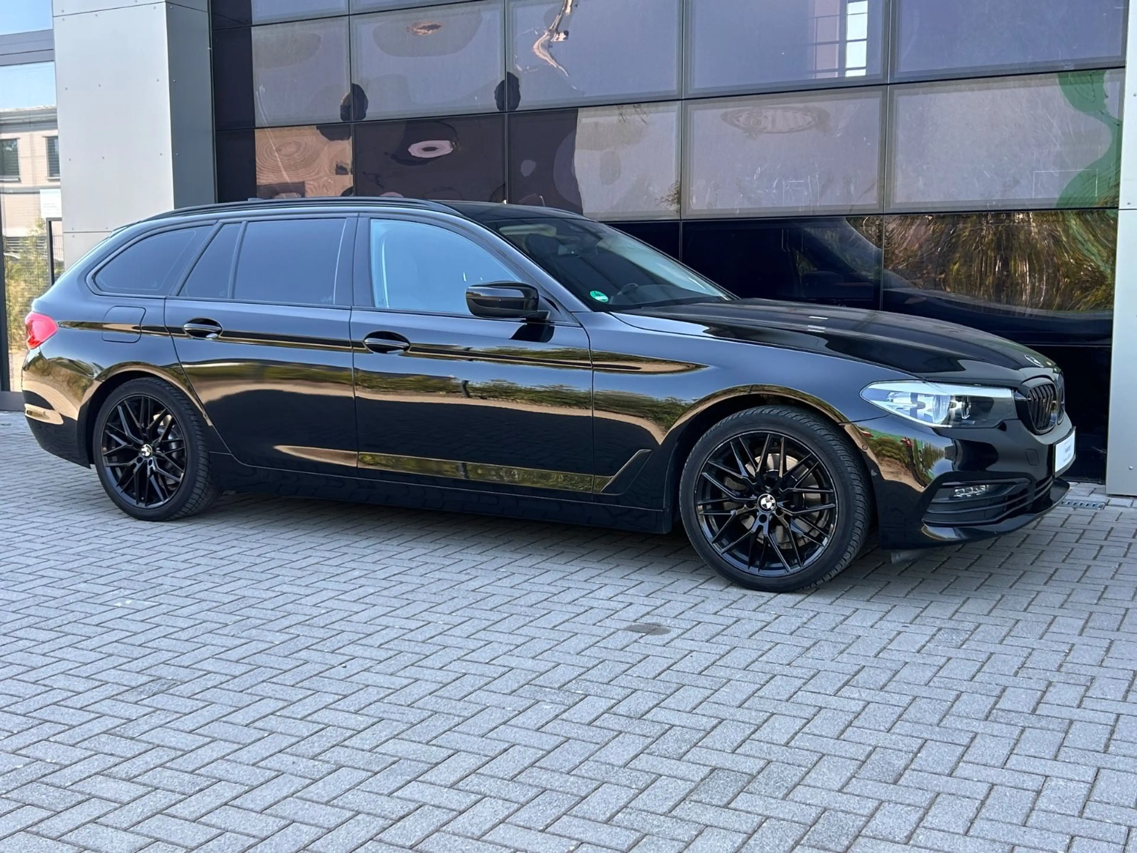 BMW 520 Touring|Rückfahrkam|Keyless|Navi — photo 7