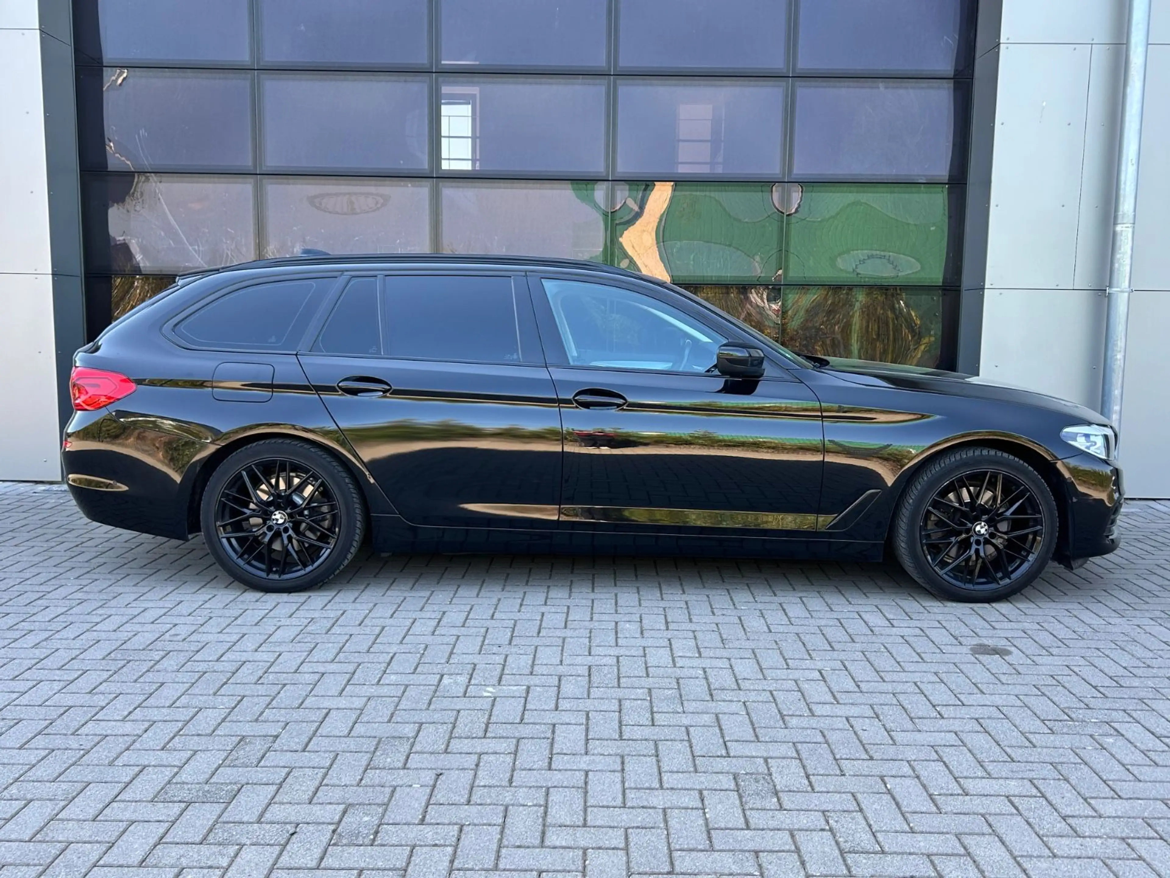 BMW 520 Touring|Rückfahrkam|Keyless|Navi — photo 6