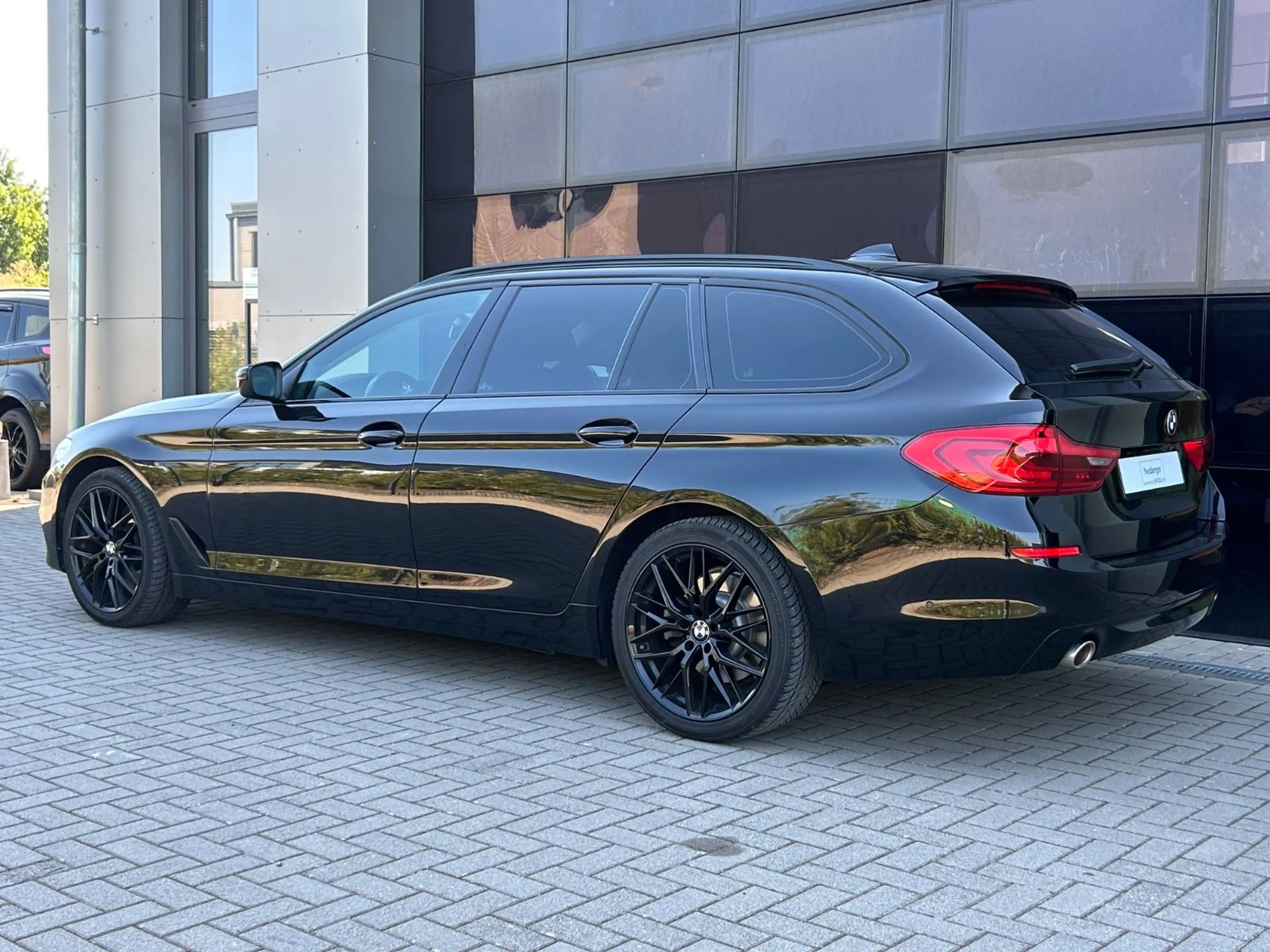 BMW 520 Touring|Rückfahrkam|Keyless|Navi — photo 3