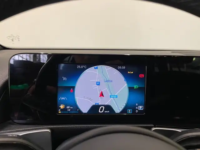 Mercedes-Benz GLB view 12