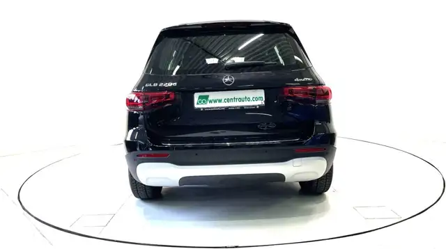 Mercedes-Benz GLB view 4