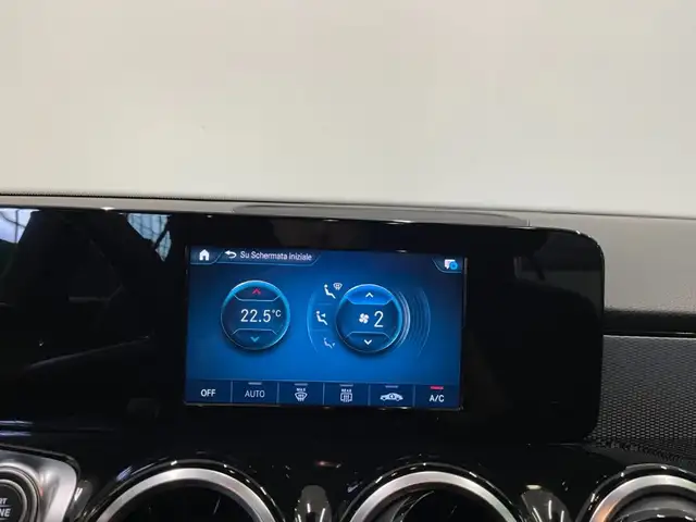 Mercedes-Benz GLB view 13
