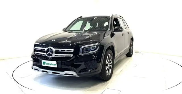 Mercedes-Benz GLB view 3