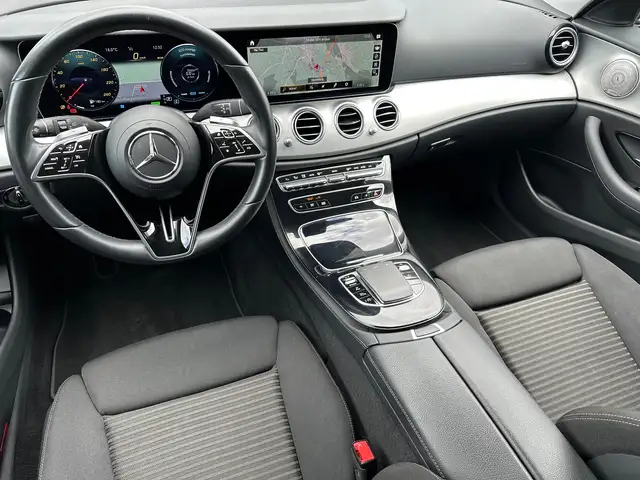 Mercedes-Benz E-Class view 12