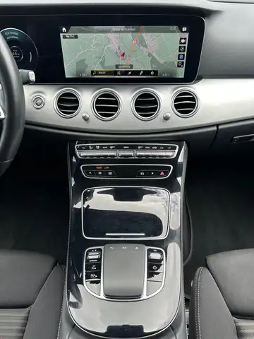 Mercedes-Benz E-Class view 13