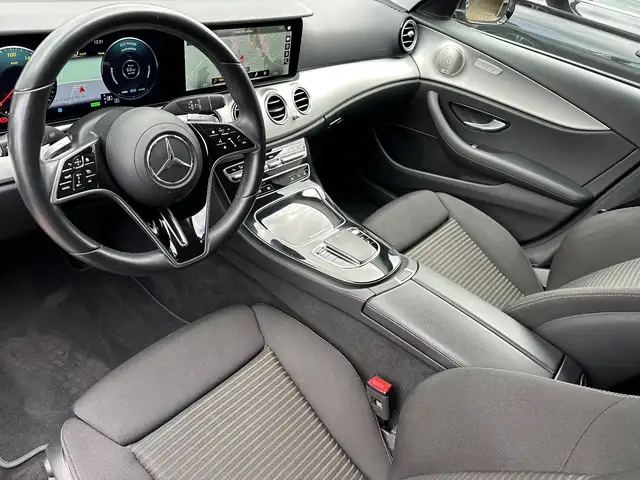 Mercedes-Benz E-Class view 9