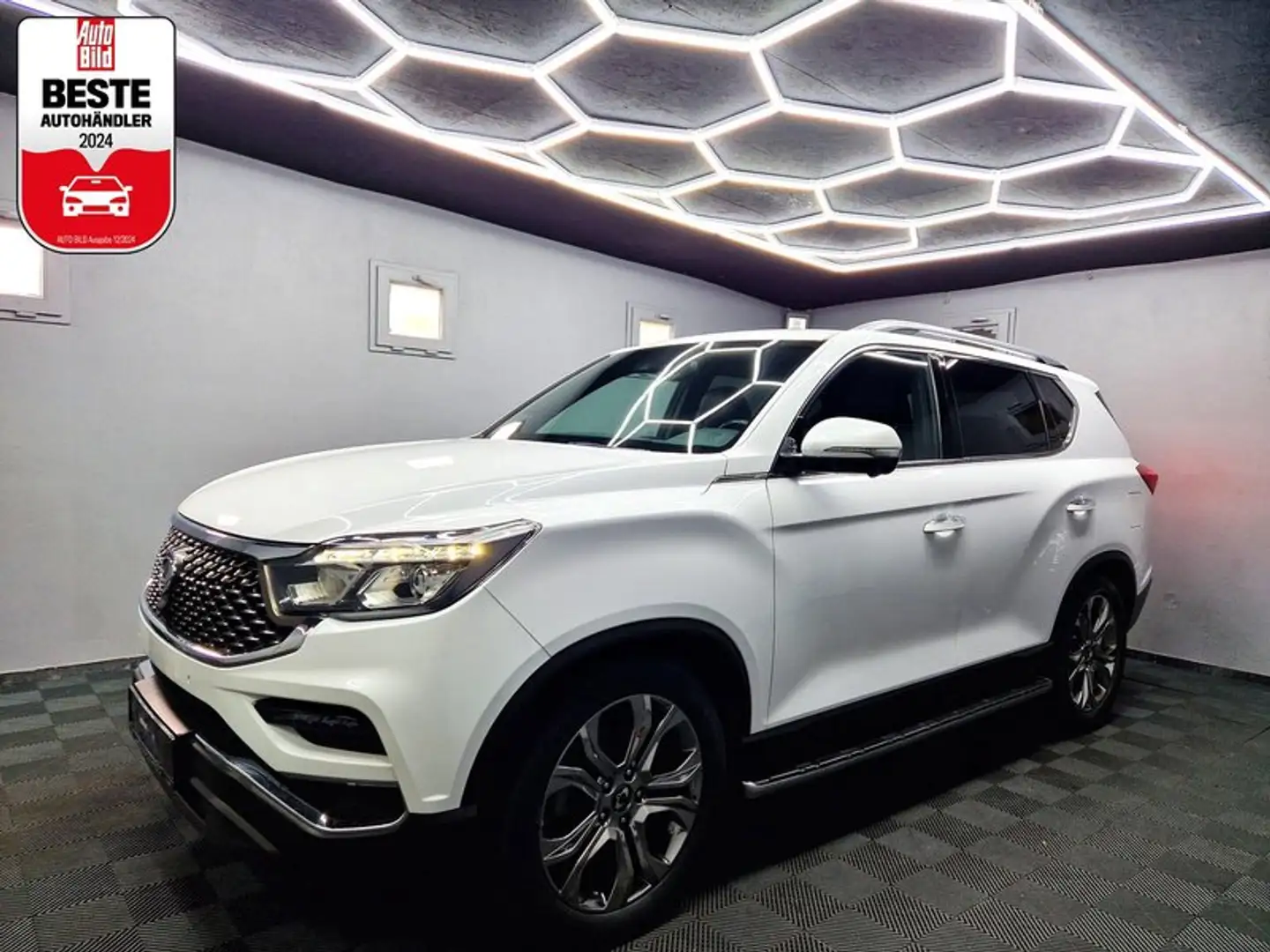 SsangYong Rexton NOBLESSE 2.2 4WD|7SITZE|LEDER|AUTOM|LED|NAVI Weiß - 1