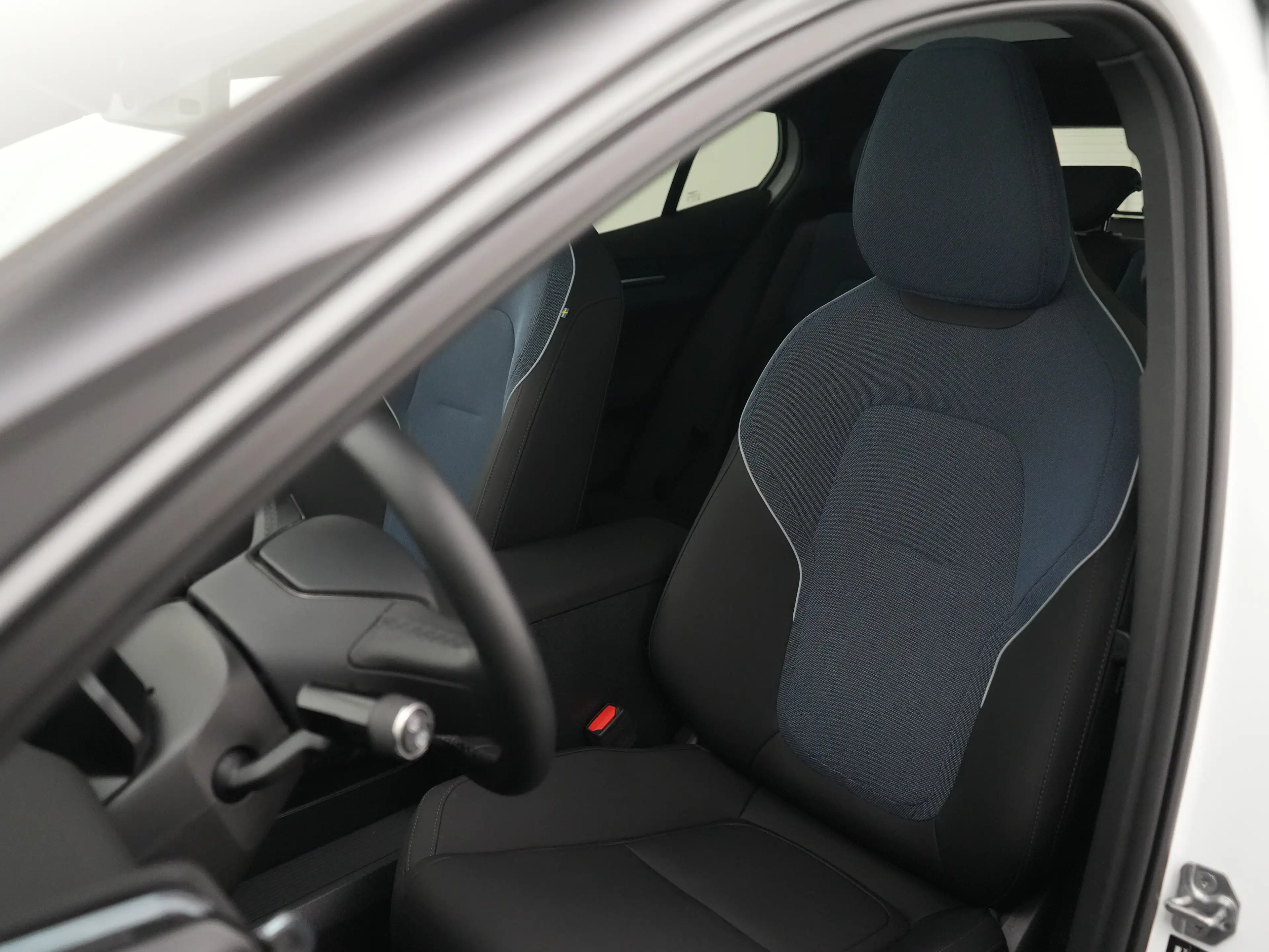 Volvo EX30 Twin Motor Performance Ultra 69 kWh | PANO | 20" | — photo 25