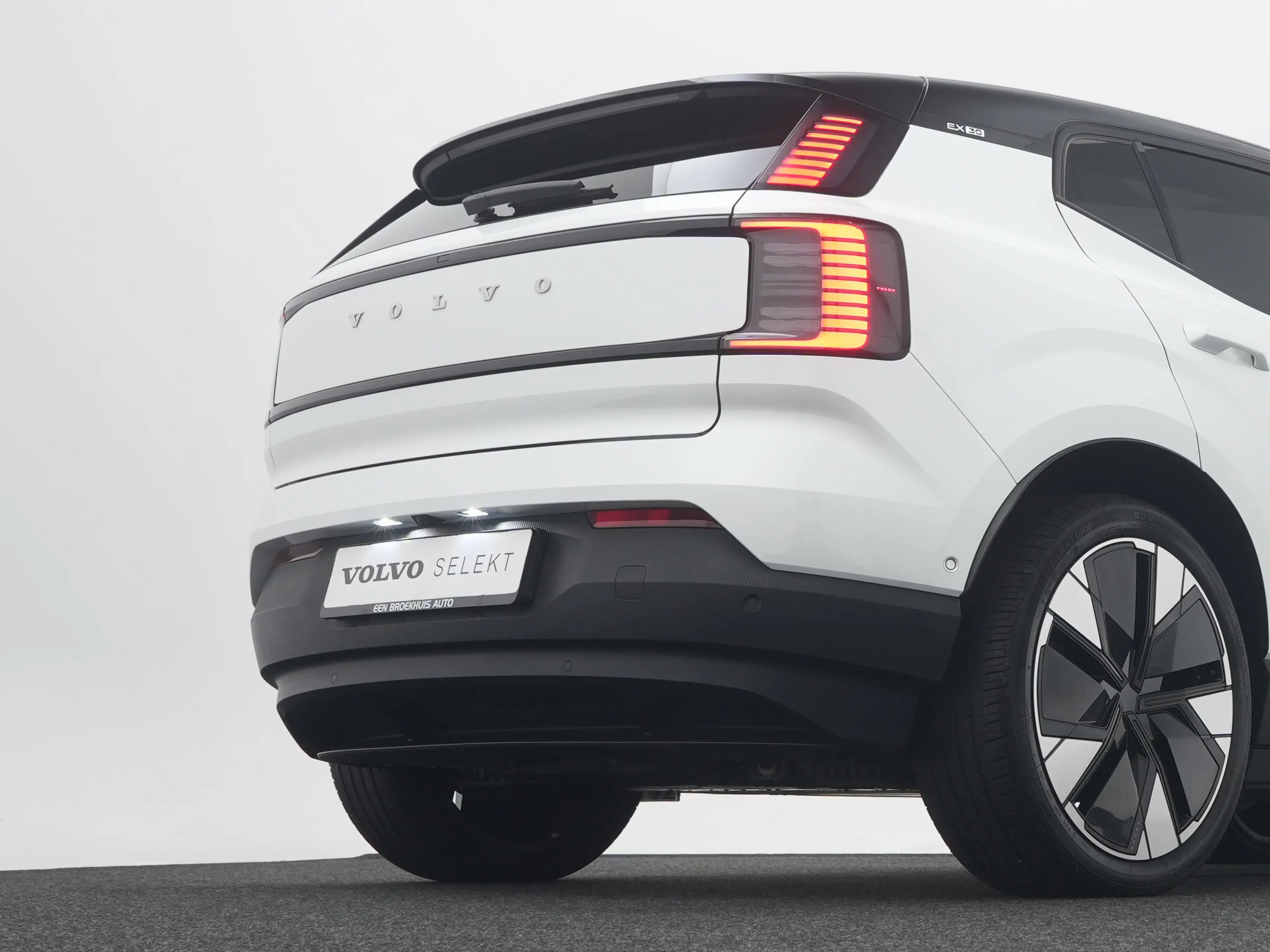 Volvo EX30 Twin Motor Performance Ultra 69 kWh | PANO | 20" | — photo 44