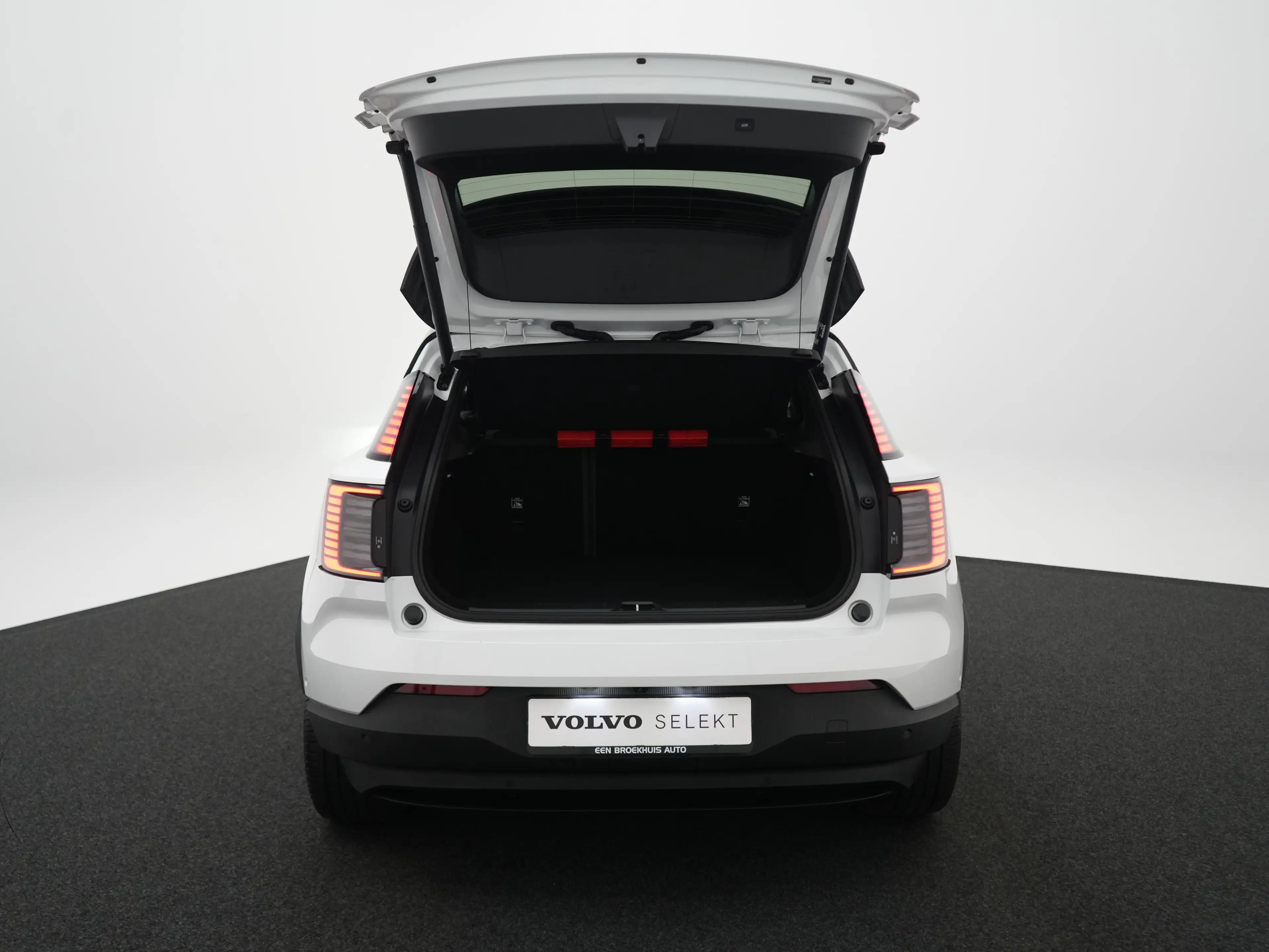Volvo EX30 Twin Motor Performance Ultra 69 kWh | PANO | 20" | — photo 12