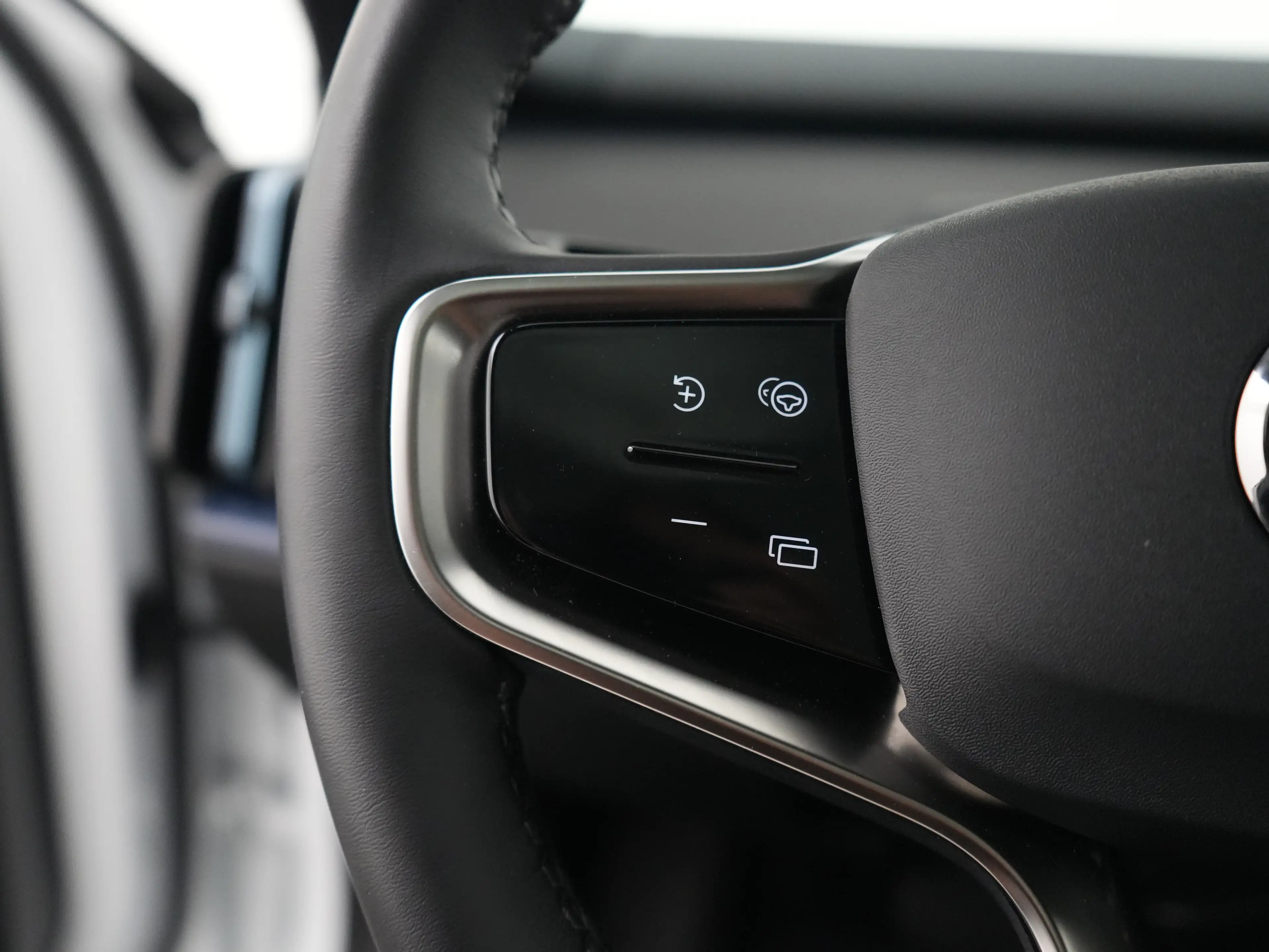 Volvo EX30 Twin Motor Performance Ultra 69 kWh | PANO | 20" | — photo 29