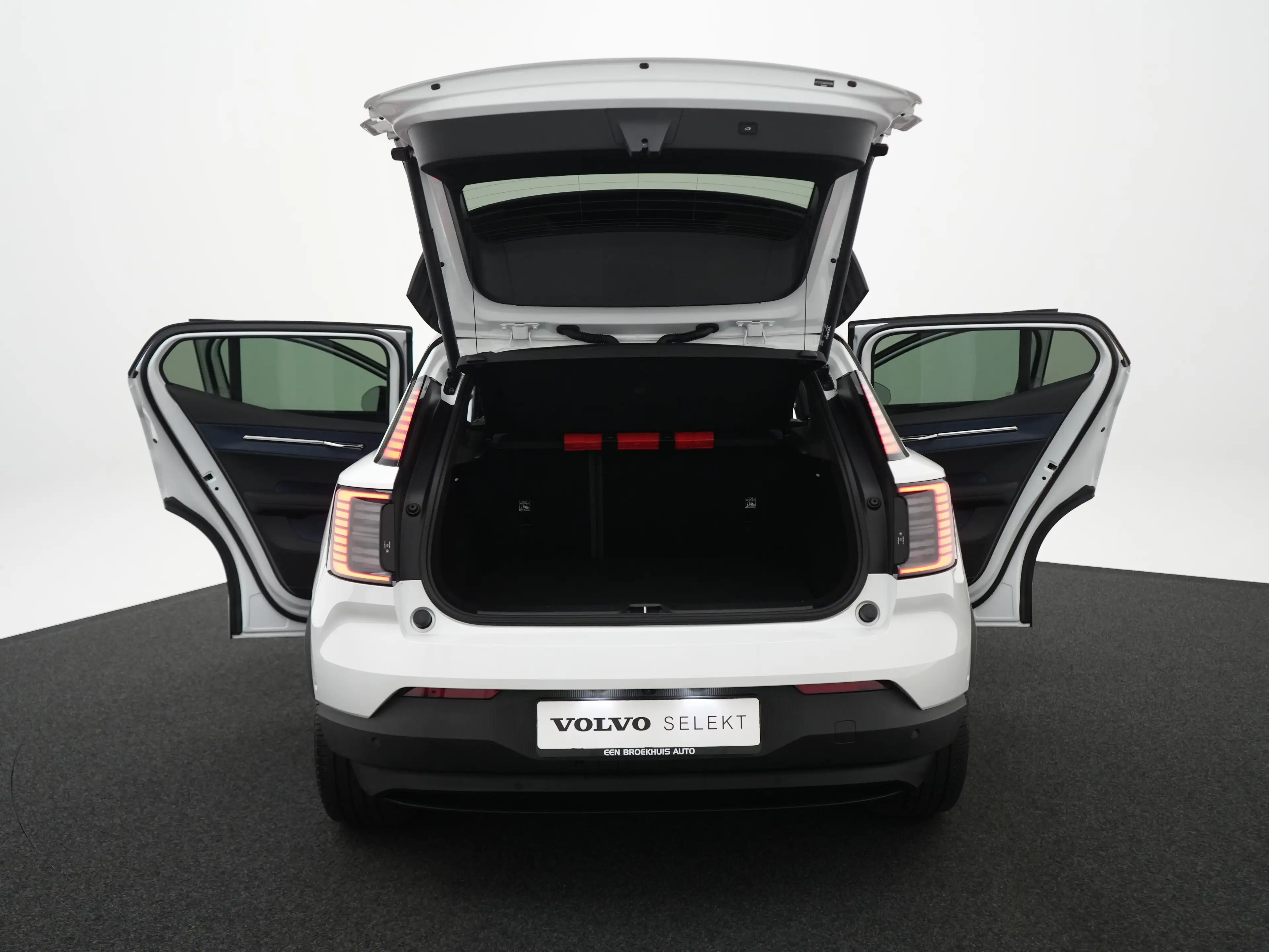 Volvo EX30 Twin Motor Performance Ultra 69 kWh | PANO | 20" | — photo 13