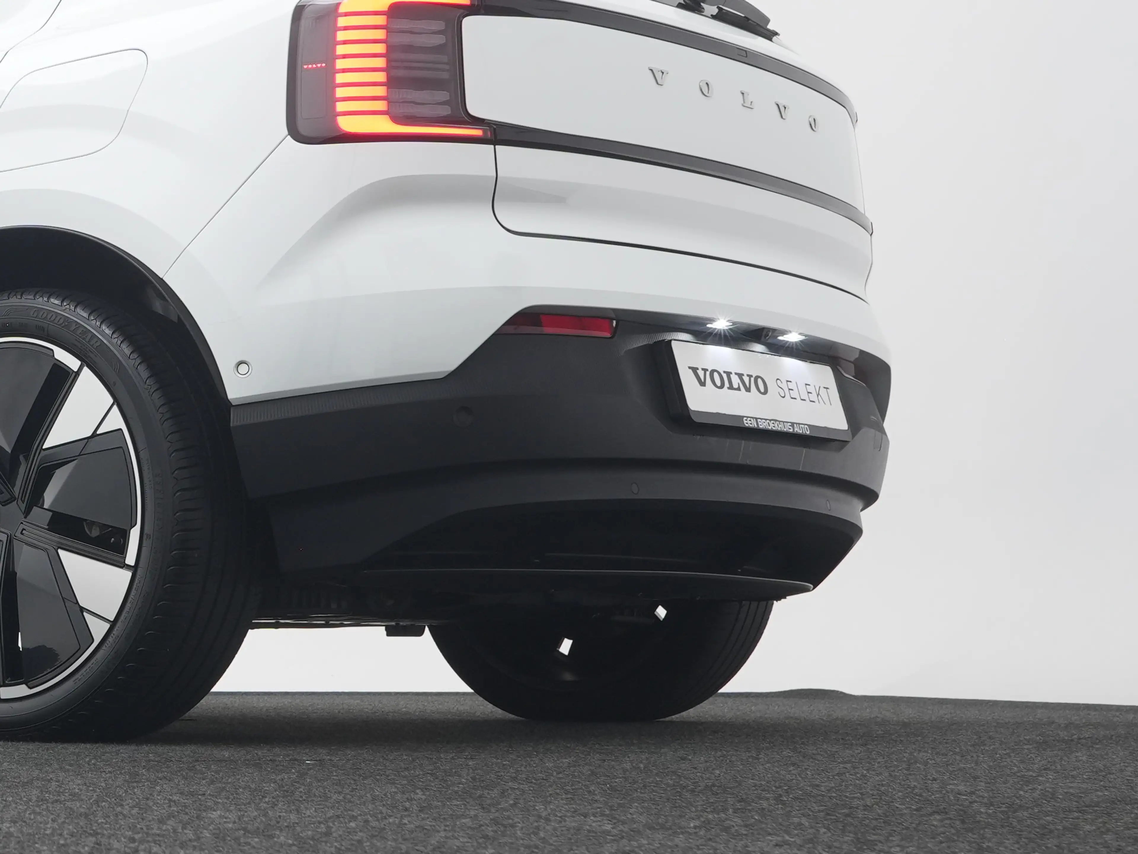 Volvo EX30 Twin Motor Performance Ultra 69 kWh | PANO | 20" | — photo 46