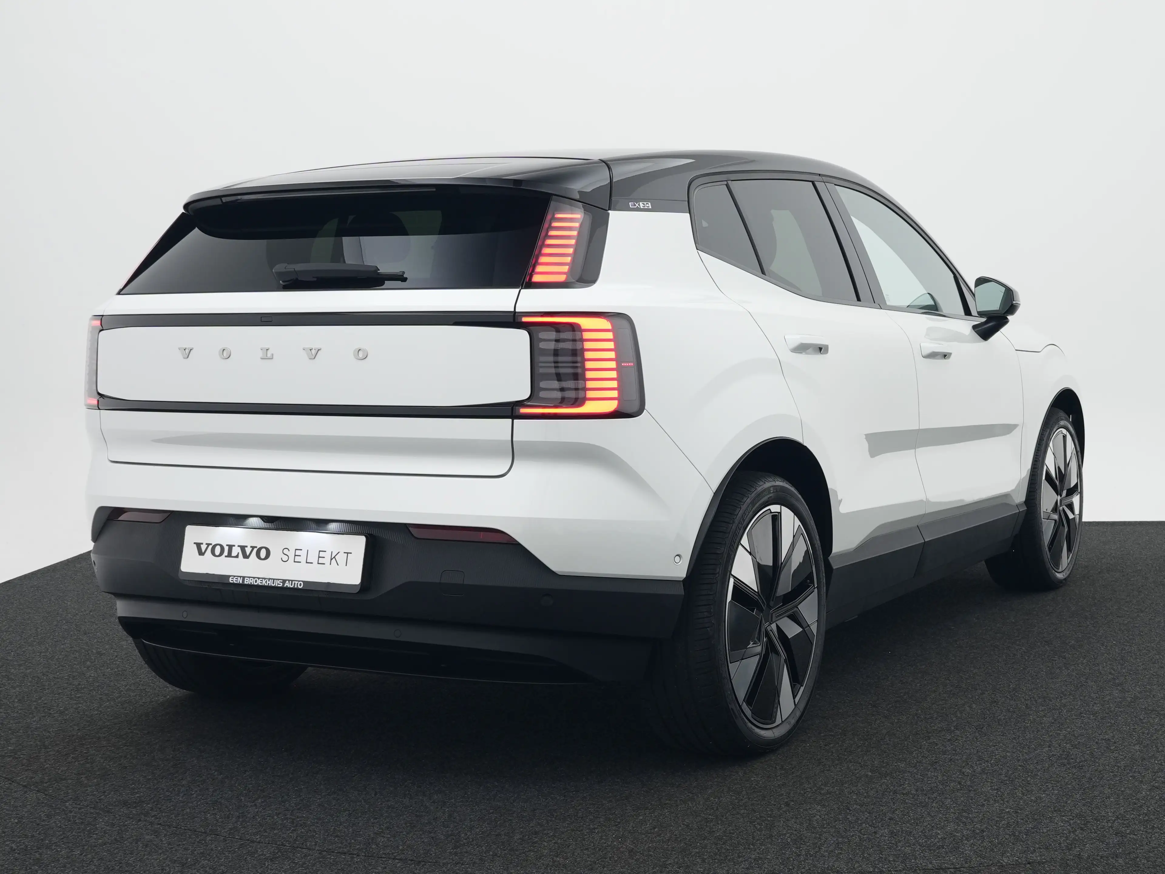 Volvo EX30 Twin Motor Performance Ultra 69 kWh | PANO | 20" | — photo 2