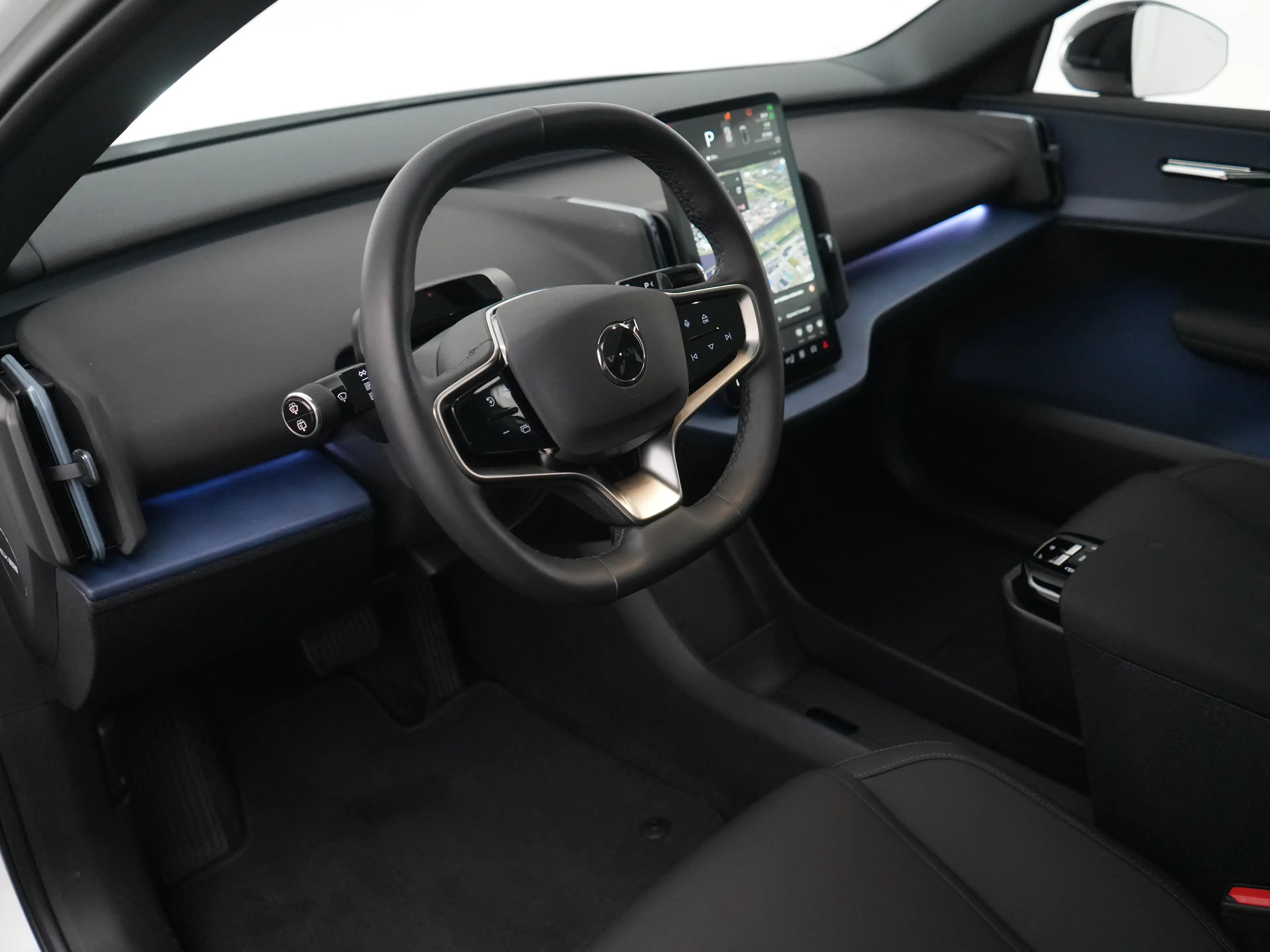 Volvo EX30 Twin Motor Performance Ultra 69 kWh | PANO | 20" | — photo 8