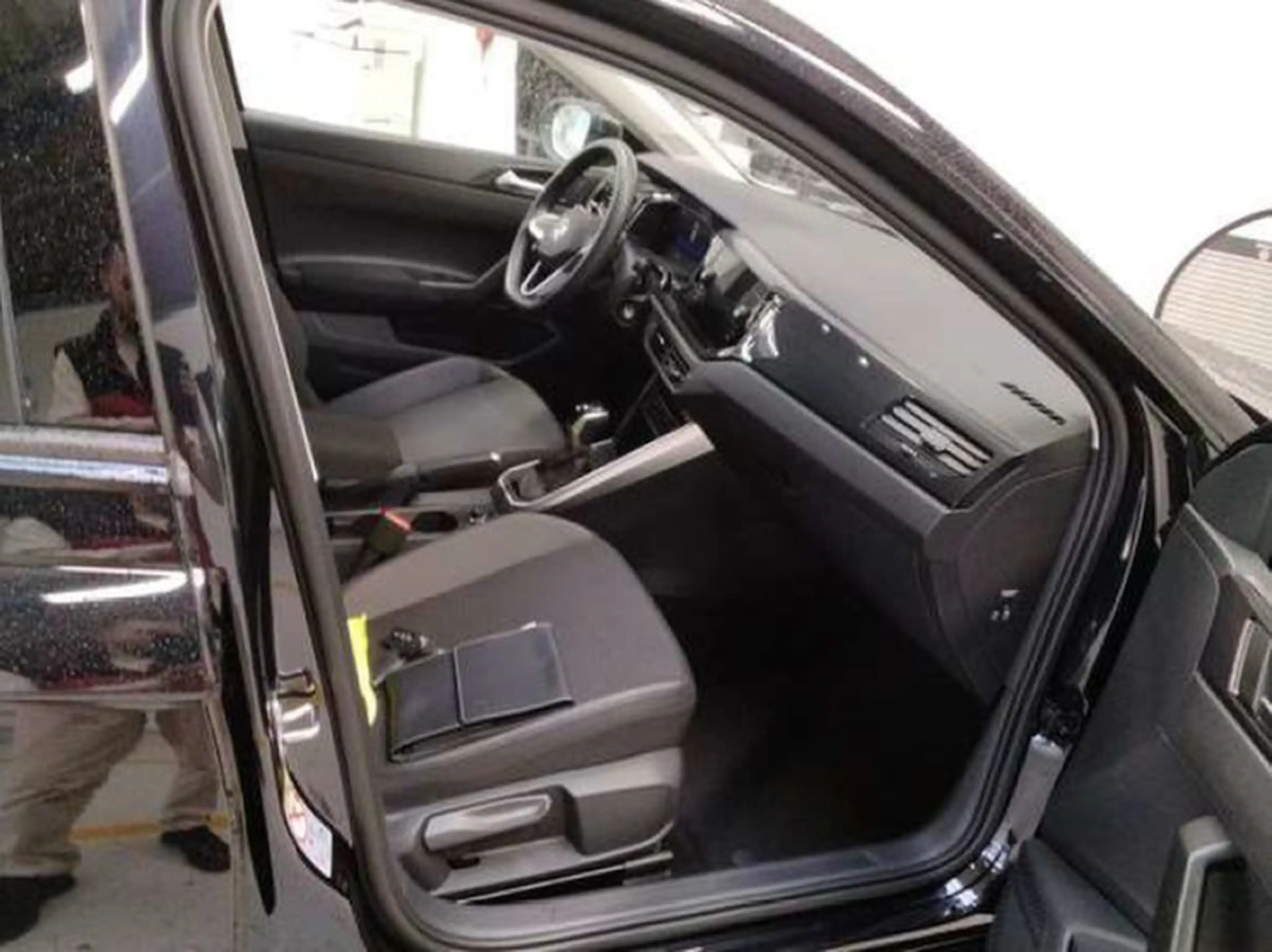 Volkswagen Taigo 1.0 TSI DSG LIFE AHK REARVIEW APP-CONNECT GJ-RE... — photo 3