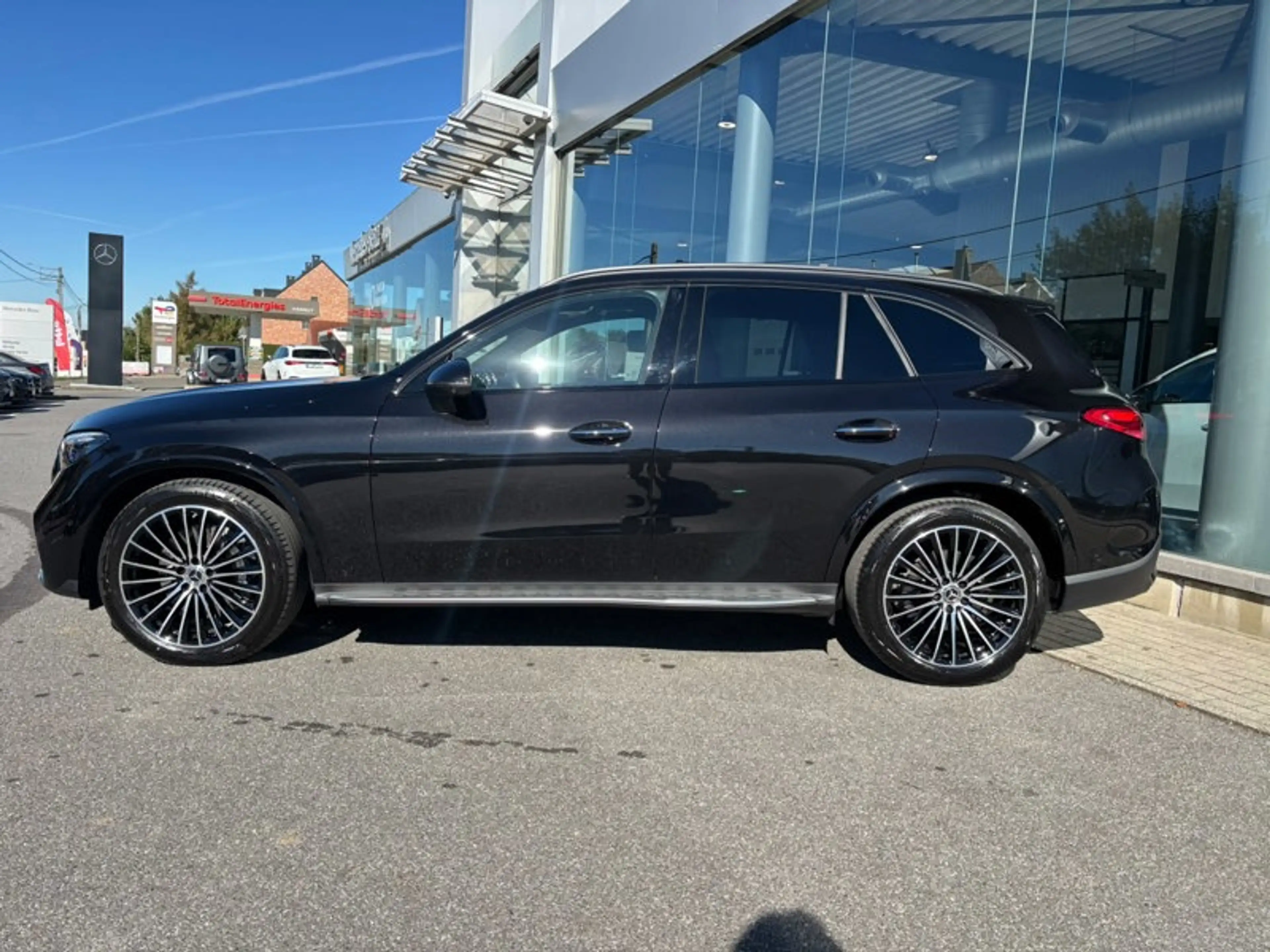 Mercedes-Benz GLC 300 d 4M AMG Pack Night Pano Attelage Burmester — photo 7