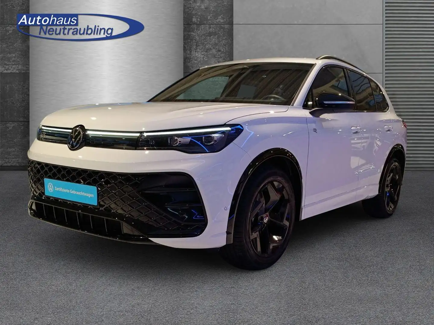 Volkswagen Tiguan 1.5 eTSI "R-LINE" 150 PS DSG+NAVI+PANORAMA+SHZ+AHK Weiß - 2