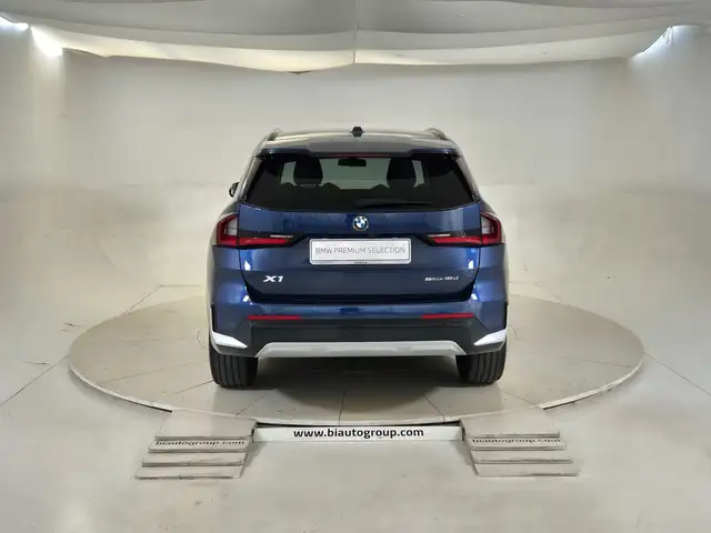BMW X1 view 4