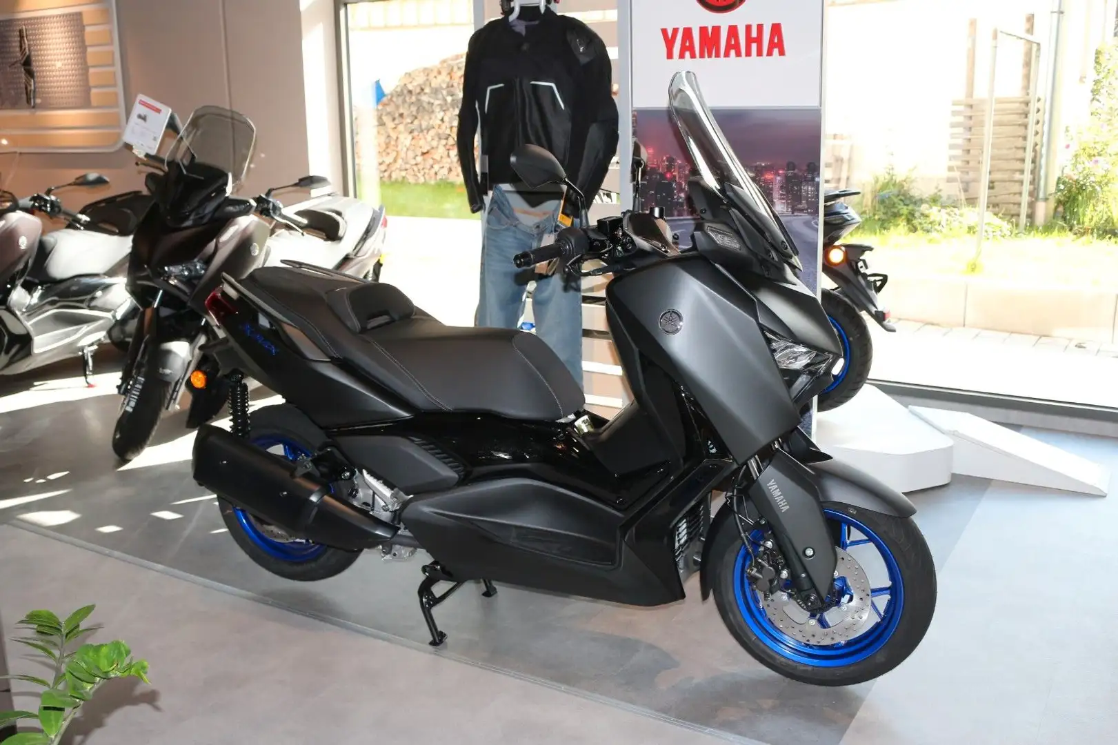 Yamaha X-Max 300 EURO5 Schwarz - 1