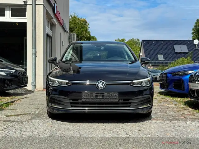Volkswagen Golf view 2