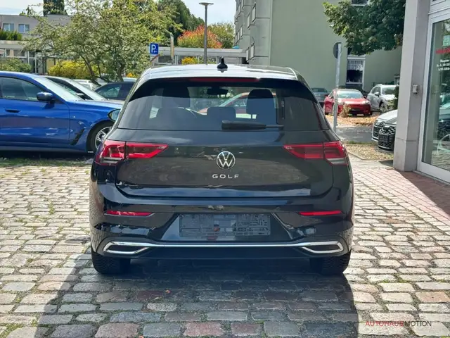 Volkswagen Golf view 5