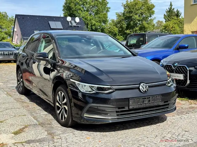 Volkswagen Golf view 3