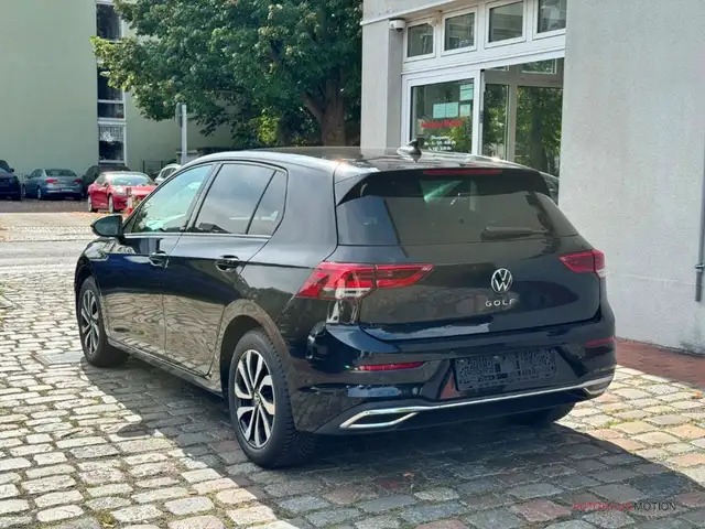 Volkswagen Golf view 6