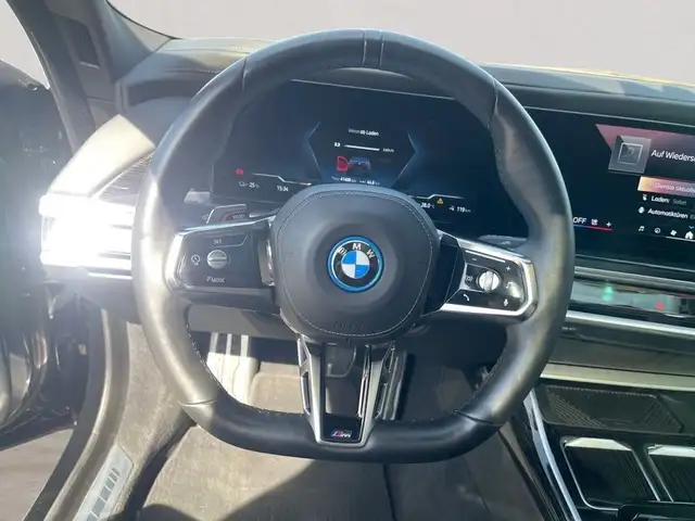 BMW I7 view 15
