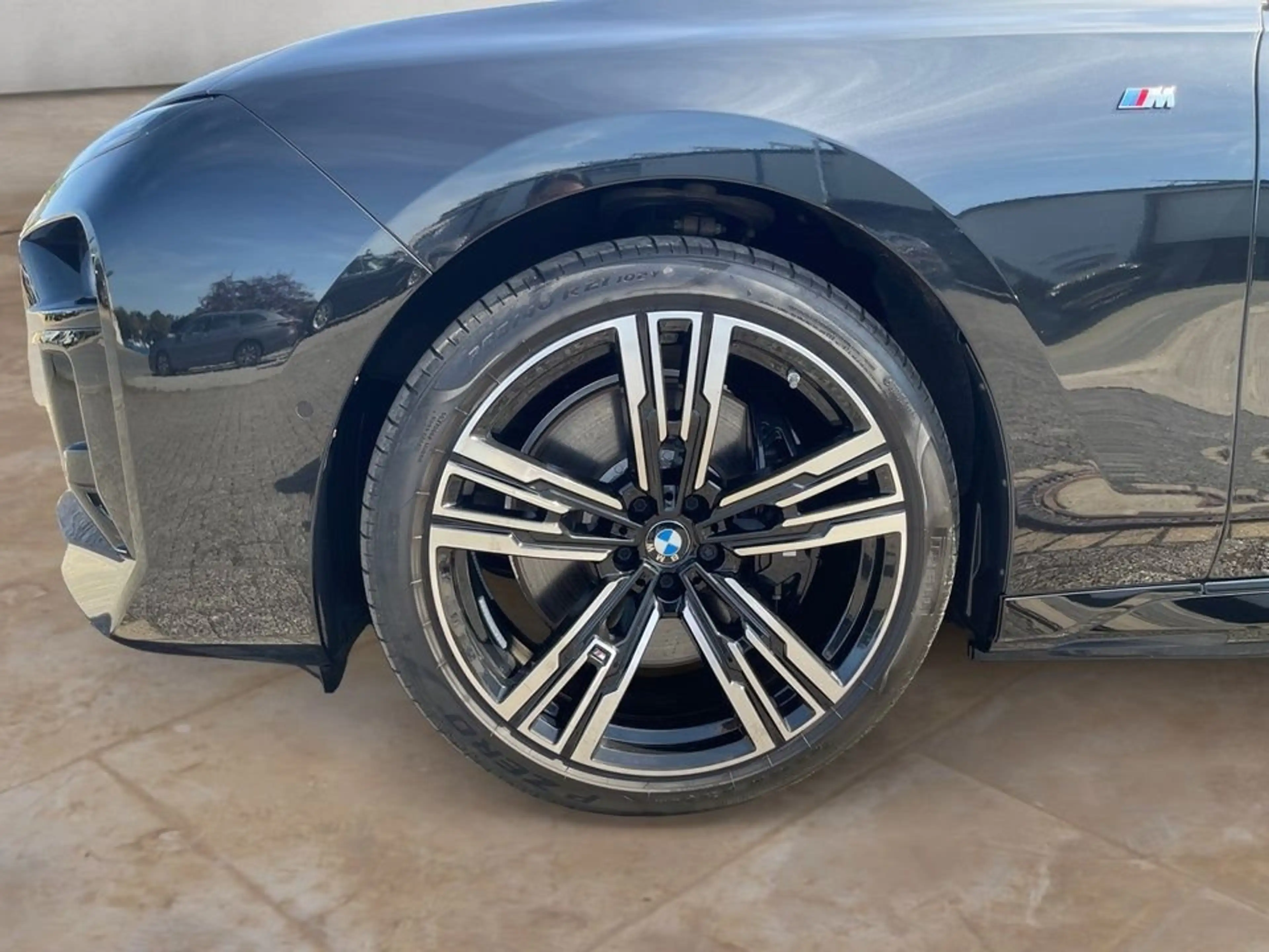 BMW i7 xDrive60 M Sport + 2Jahre-BPS.-GARANTIE — photo 3