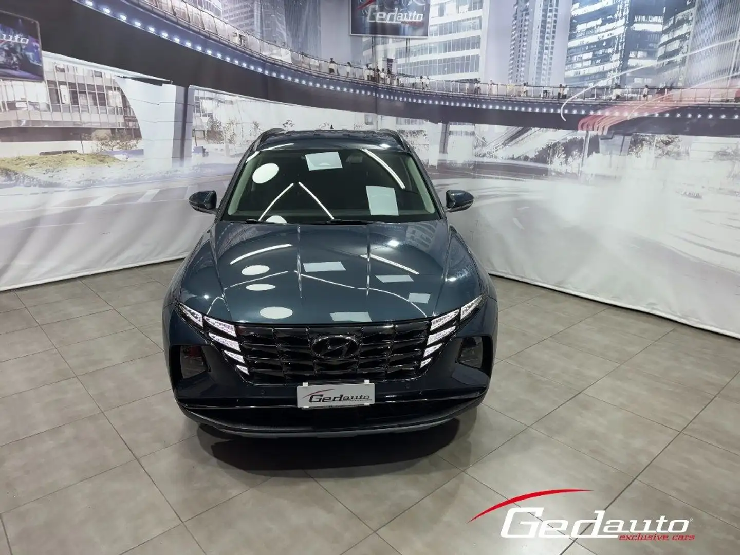 Hyundai TUCSON 1.6 CRDI XLine FULL-LED NAVI Gris - 2