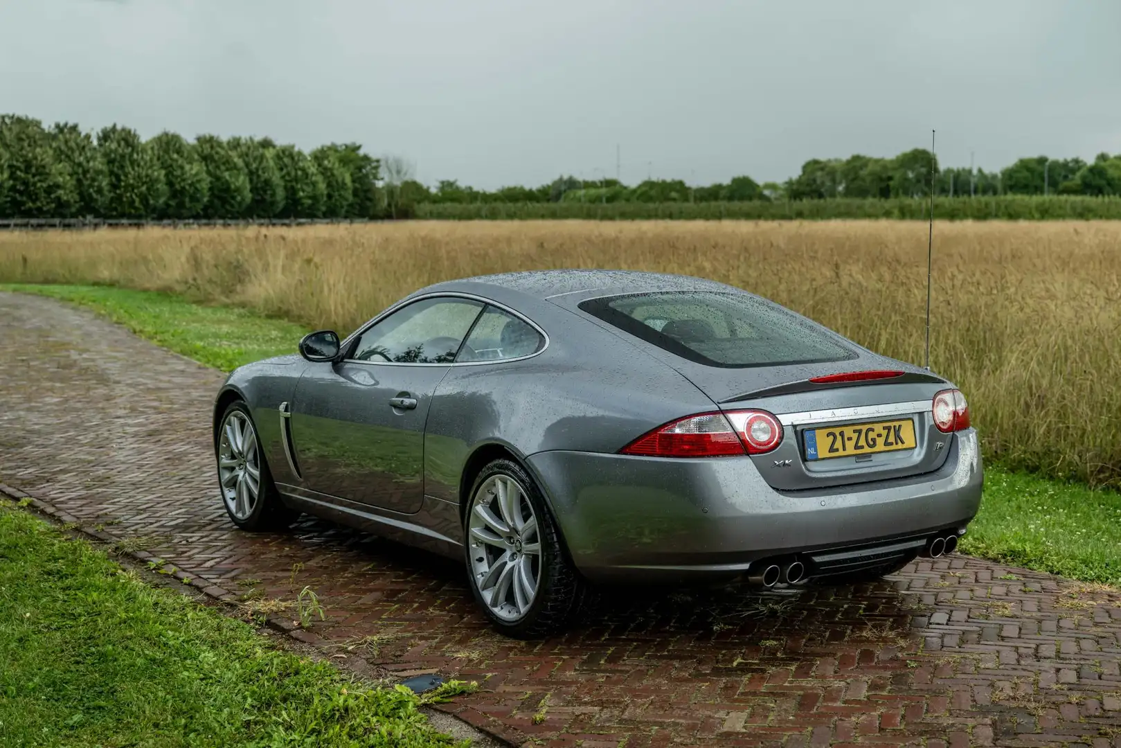 Jaguar XKR 4.2 V8 Coupé NL Auto Aut. Leder Navi Gris - 2