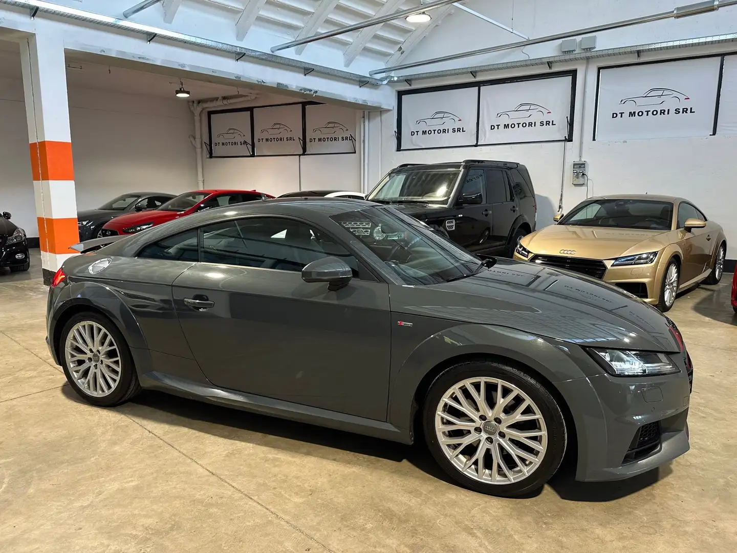 Audi TT Coupé 2.0 TDI S-line interno/esterno SEDILI RISC Grigio - 1