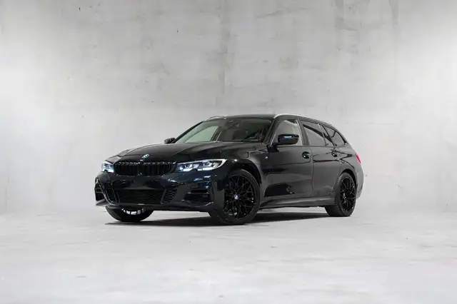 BMW 320 🎁 SUMMER DEAL 🎁 - M PACK | X-DRIVE | PACK 340i | 19' M | TVA ✔