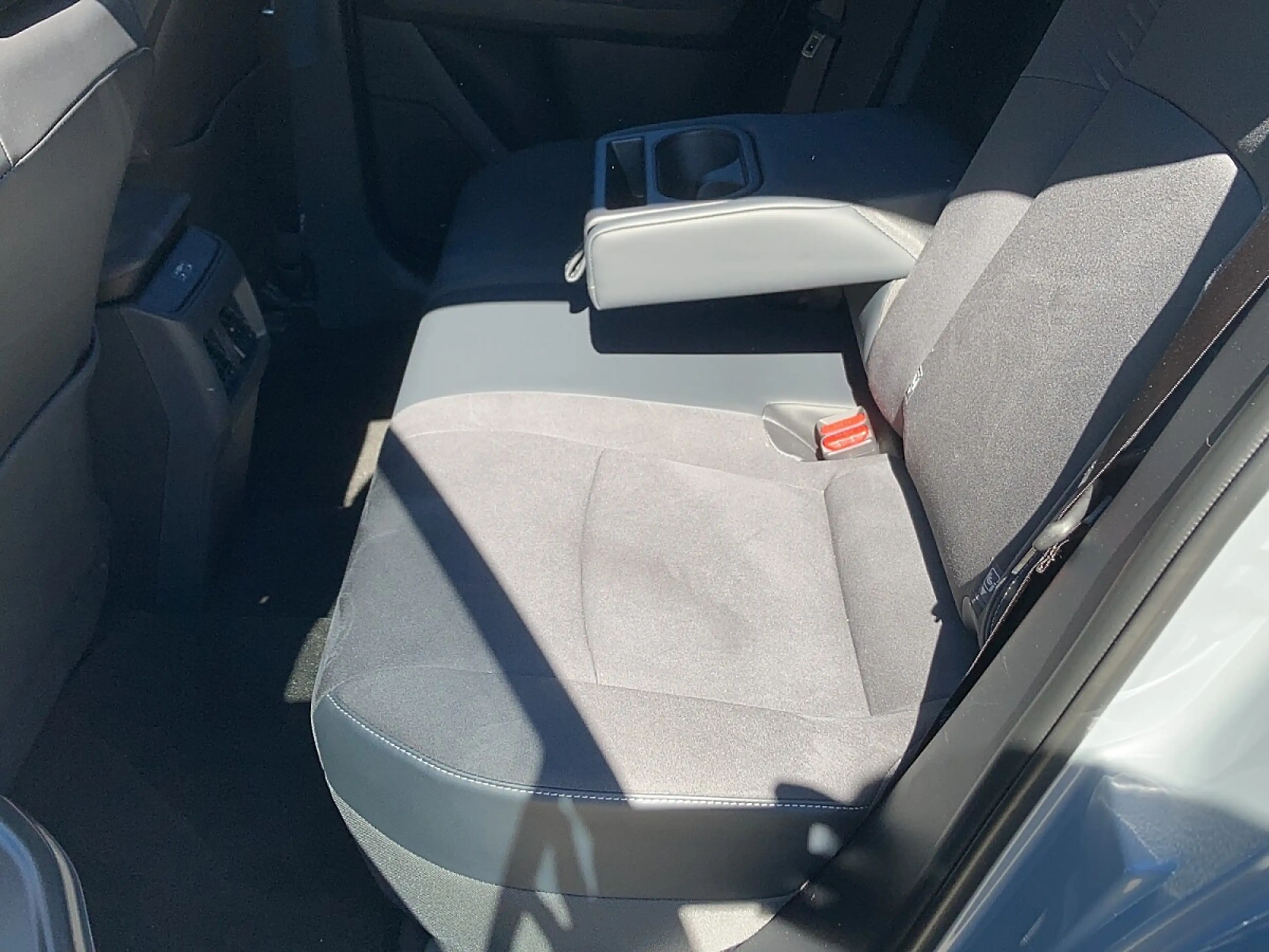 Toyota C-HR+ Elektro 77kWh AWD Lounge — photo 12