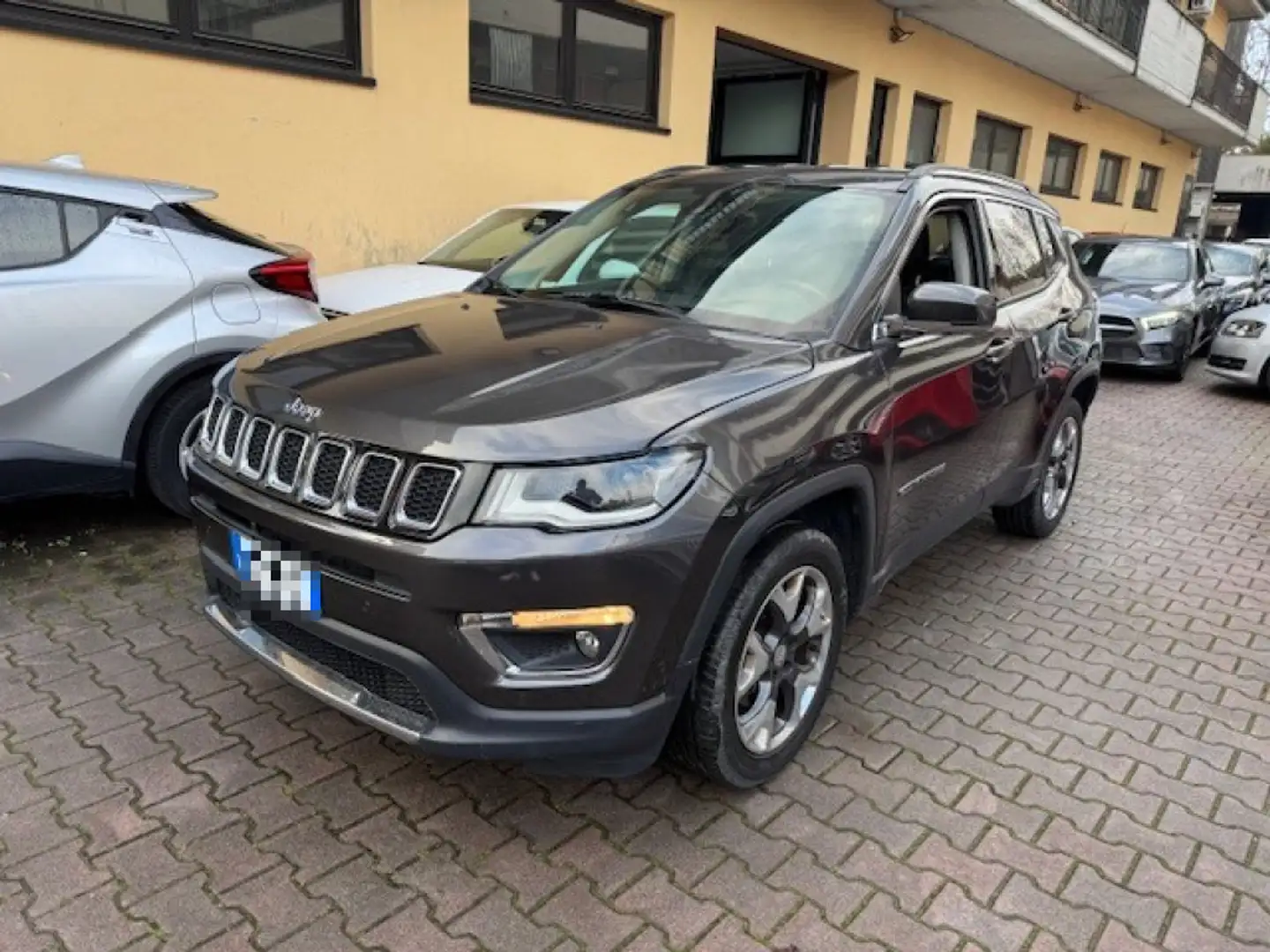 Jeep Compass 1.4 MultiAir 2WD Business Grau - 1