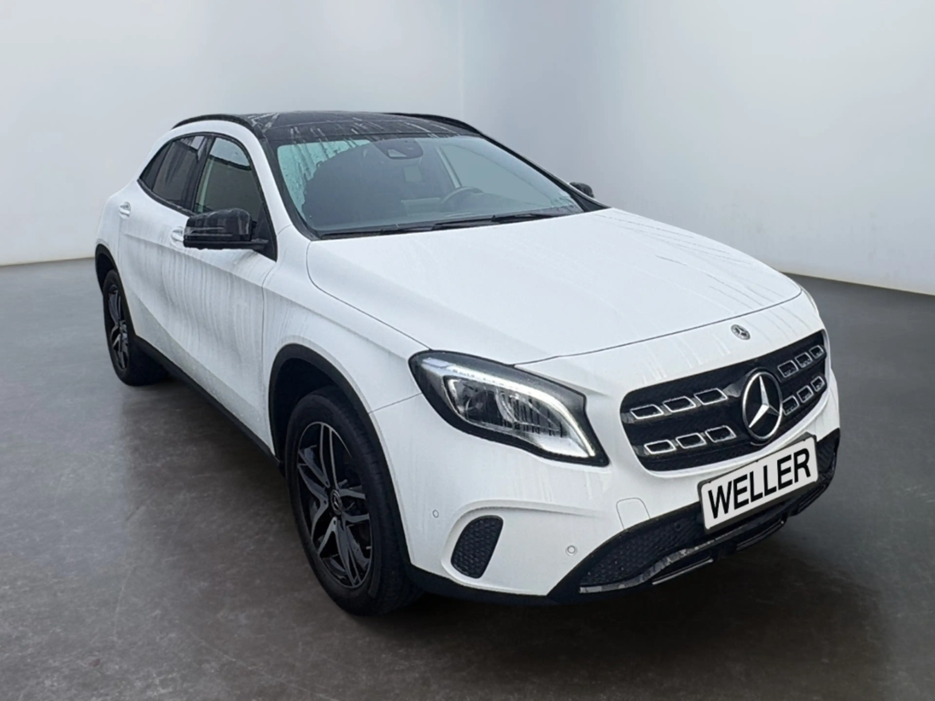 Mercedes-Benz GLA 220 4Matic*Pano*360°*LED*Night*AHK*Keyless*Memory* — photo 3
