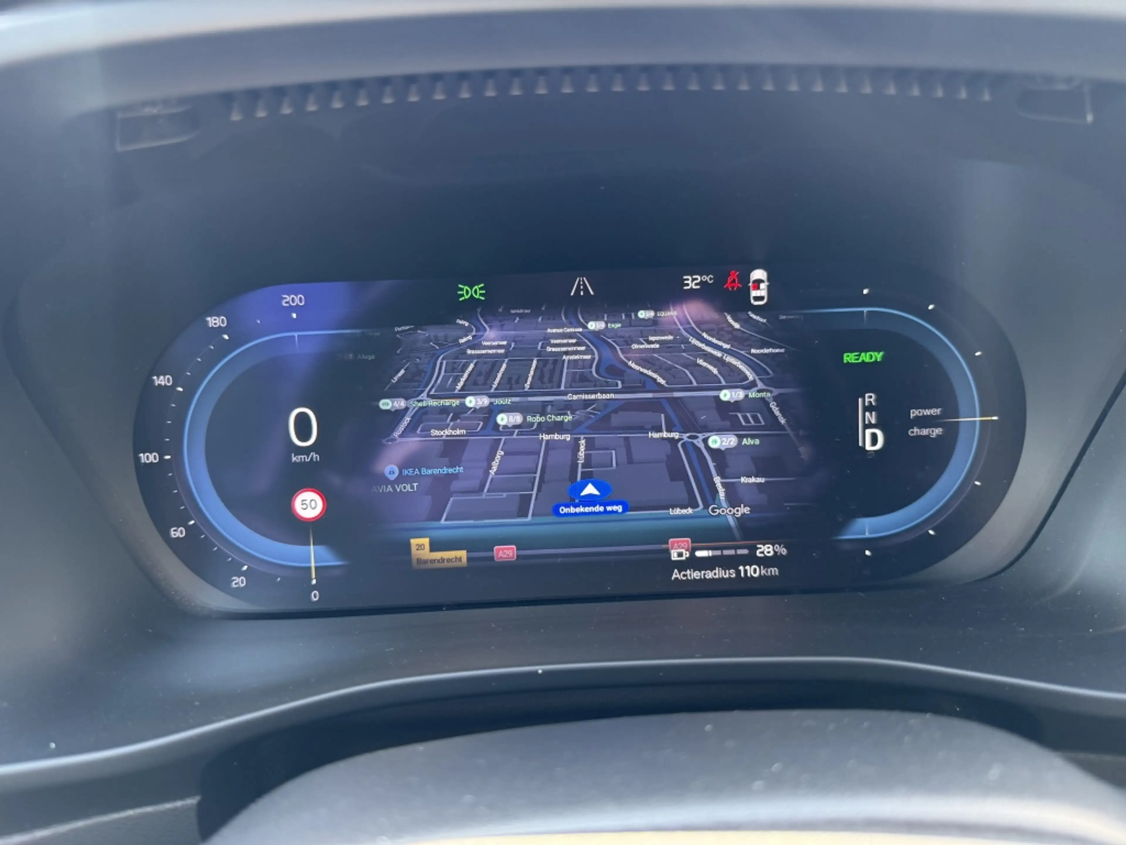 Volvo C40 Plus 69 kWh | Achteruitrijcamera | Panoramisch dak — photo 13