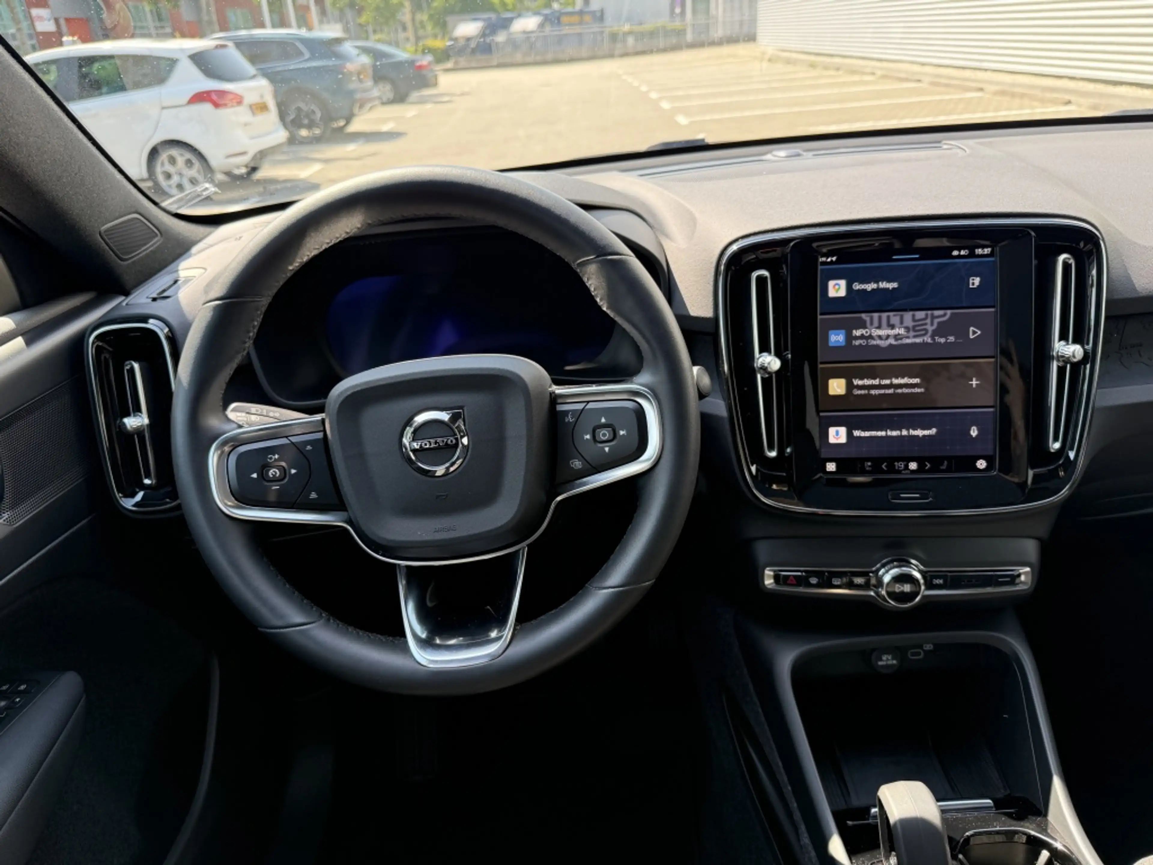 Volvo C40 Plus 69 kWh | Achteruitrijcamera | Panoramisch dak — photo 12