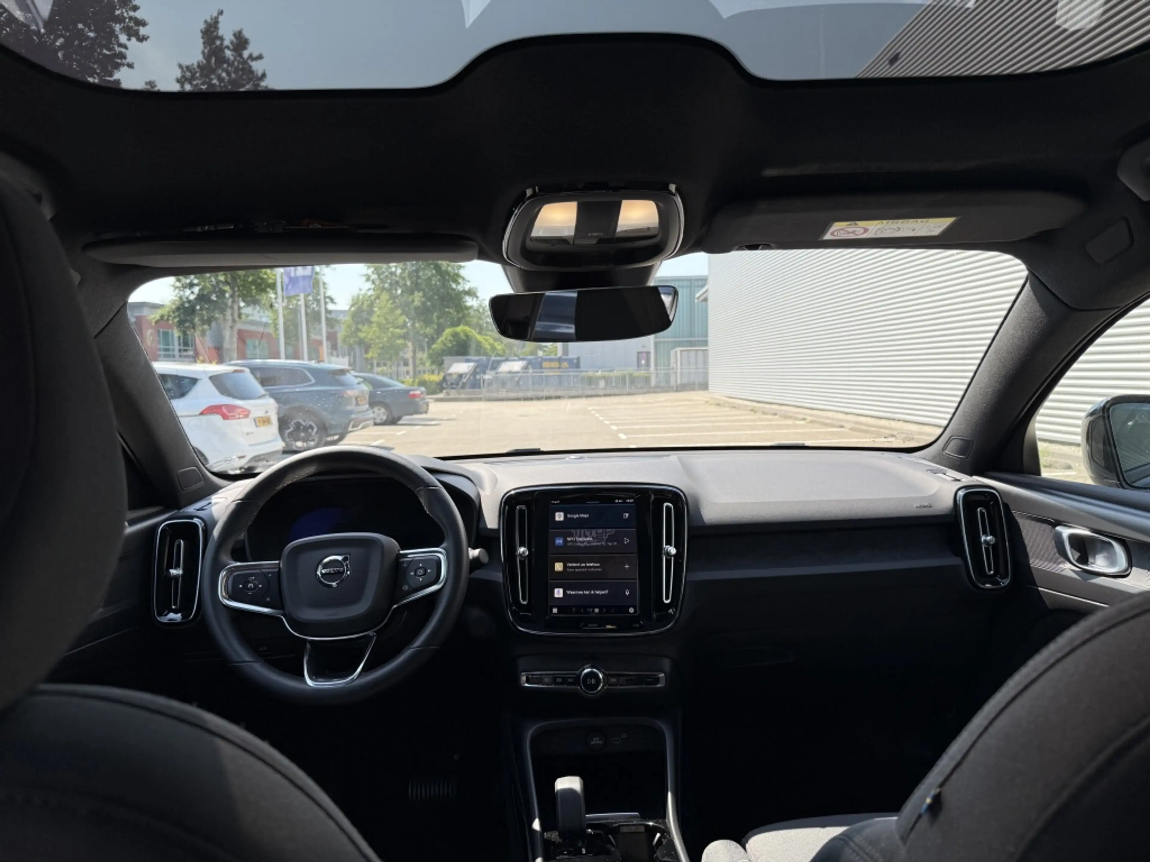 Volvo C40 Plus 69 kWh | Achteruitrijcamera | Panoramisch dak — photo 11