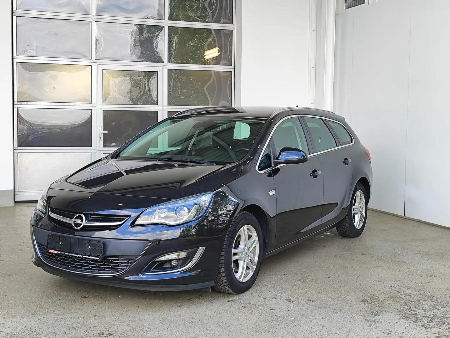 Opel Astra 1.6 16V Turbo Exklusiv Xenon|Navi Schwarz - 2