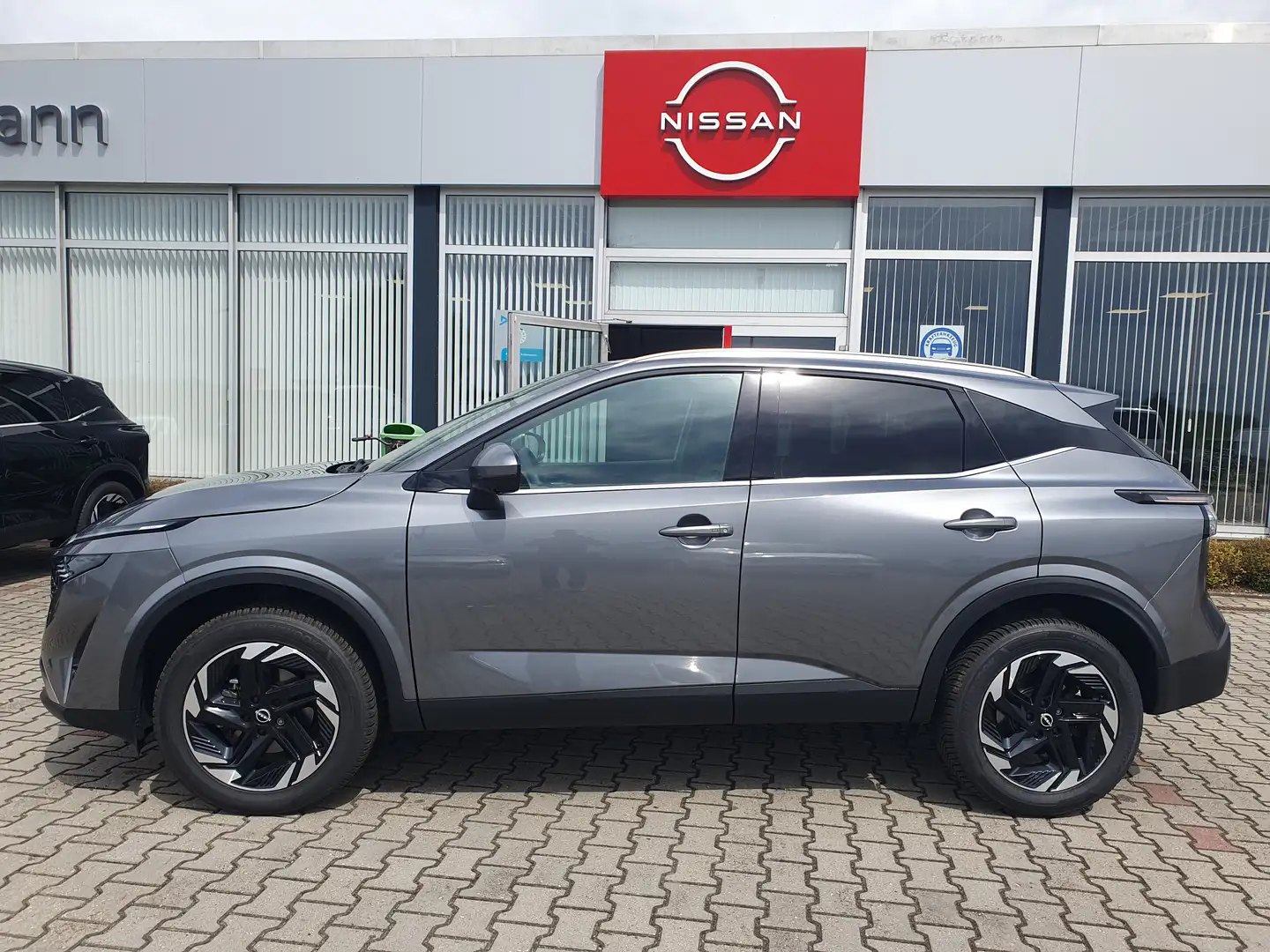 Nissan Qashqai 1.3 DIG-T MHEV Xtronic N-Connecta Winter/Komfort Gris - 2