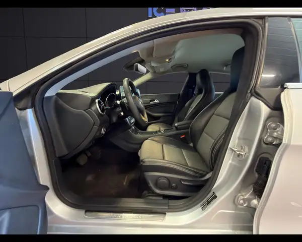 Mercedes-Benz CLA view 9