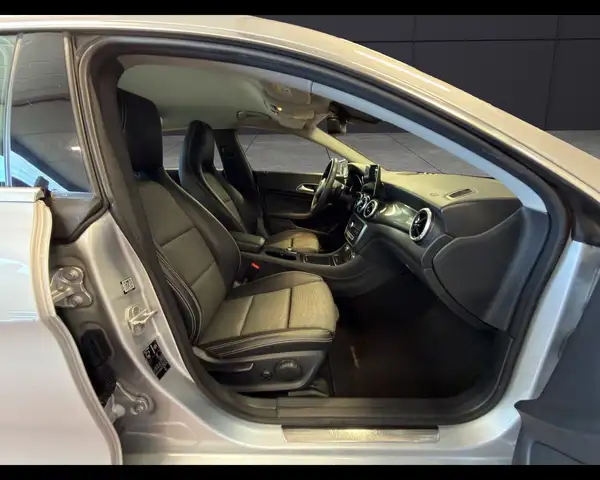 Mercedes-Benz CLA view 16